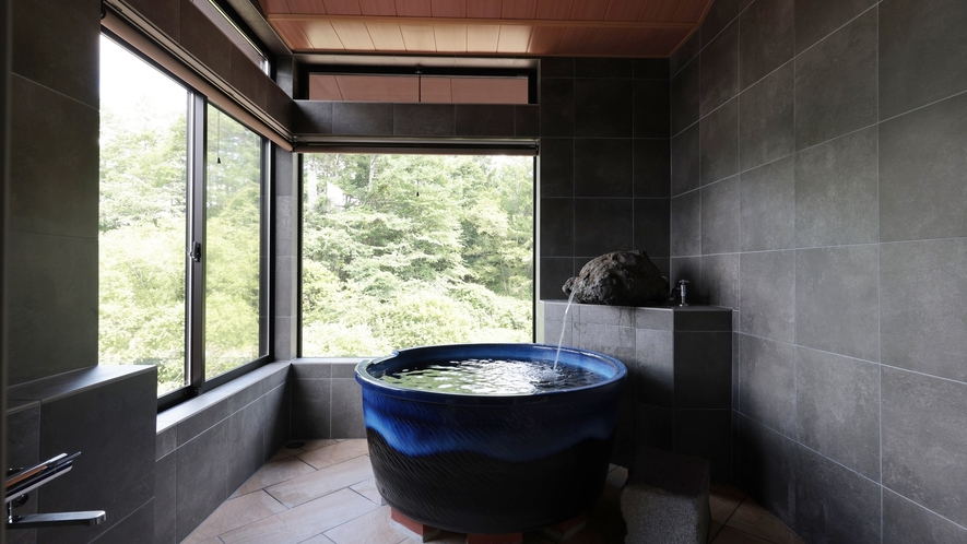 *【客室一例】～花亭～プライベート空間で「源泉かけ流し温泉」を贅沢にお楽しみいただけます。