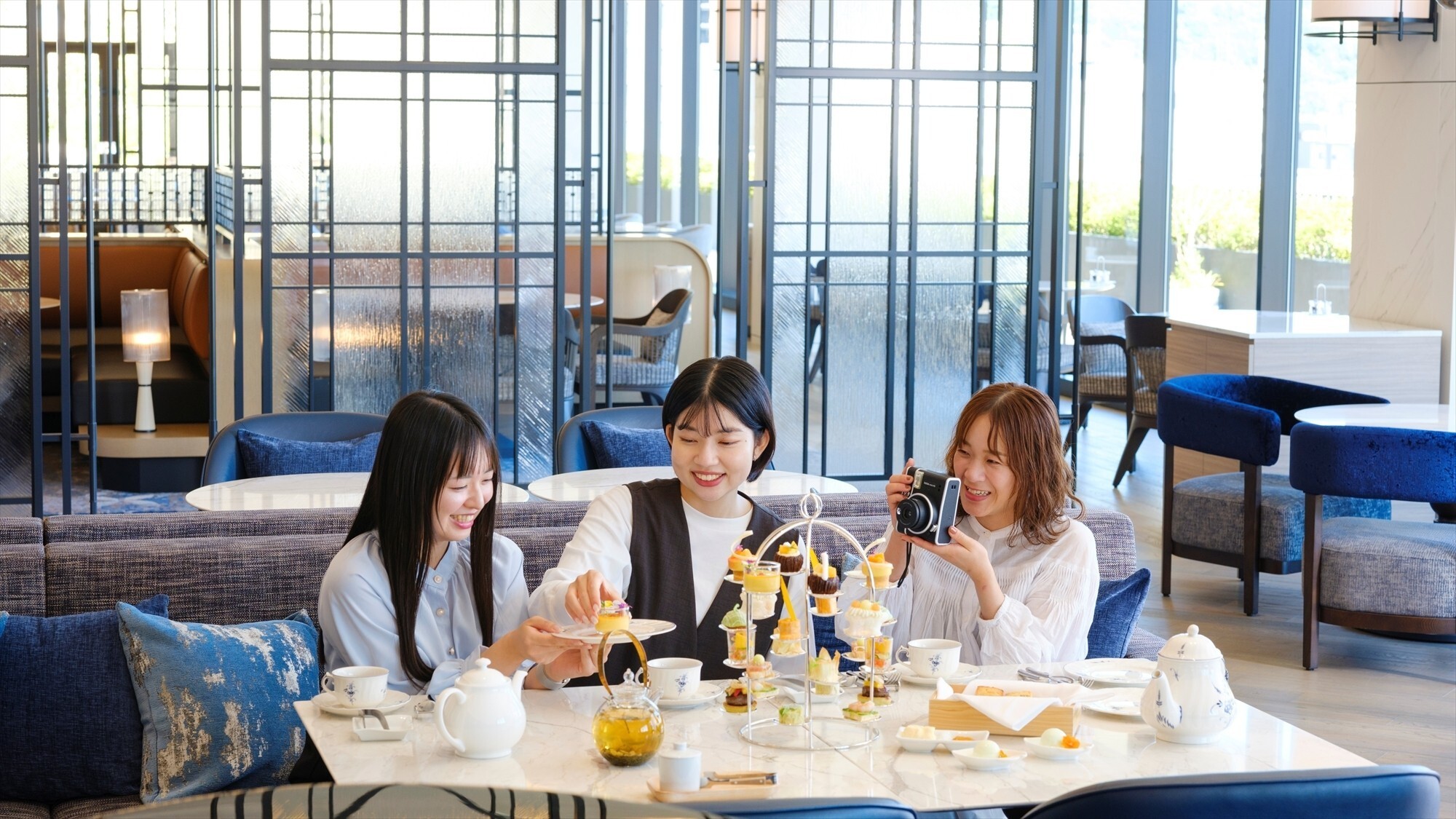 バーラウンジ「The Azurite」イメージ