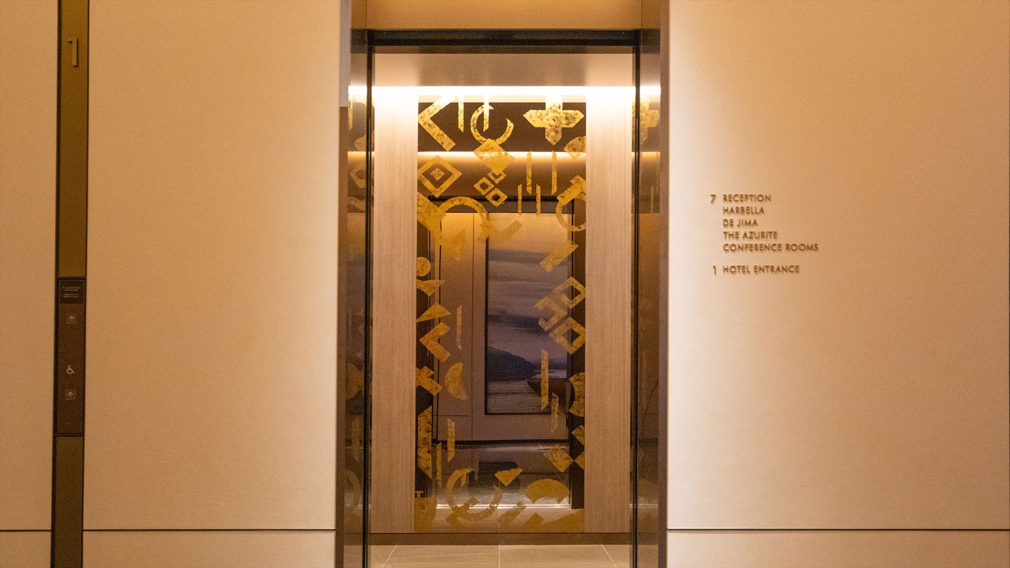 館内アートワーク