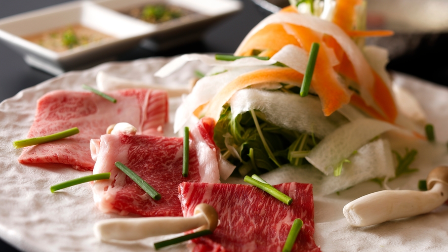 ■お料理イメージ：松阪牛と旬の彩り野菜のしゃぶしゃぶ