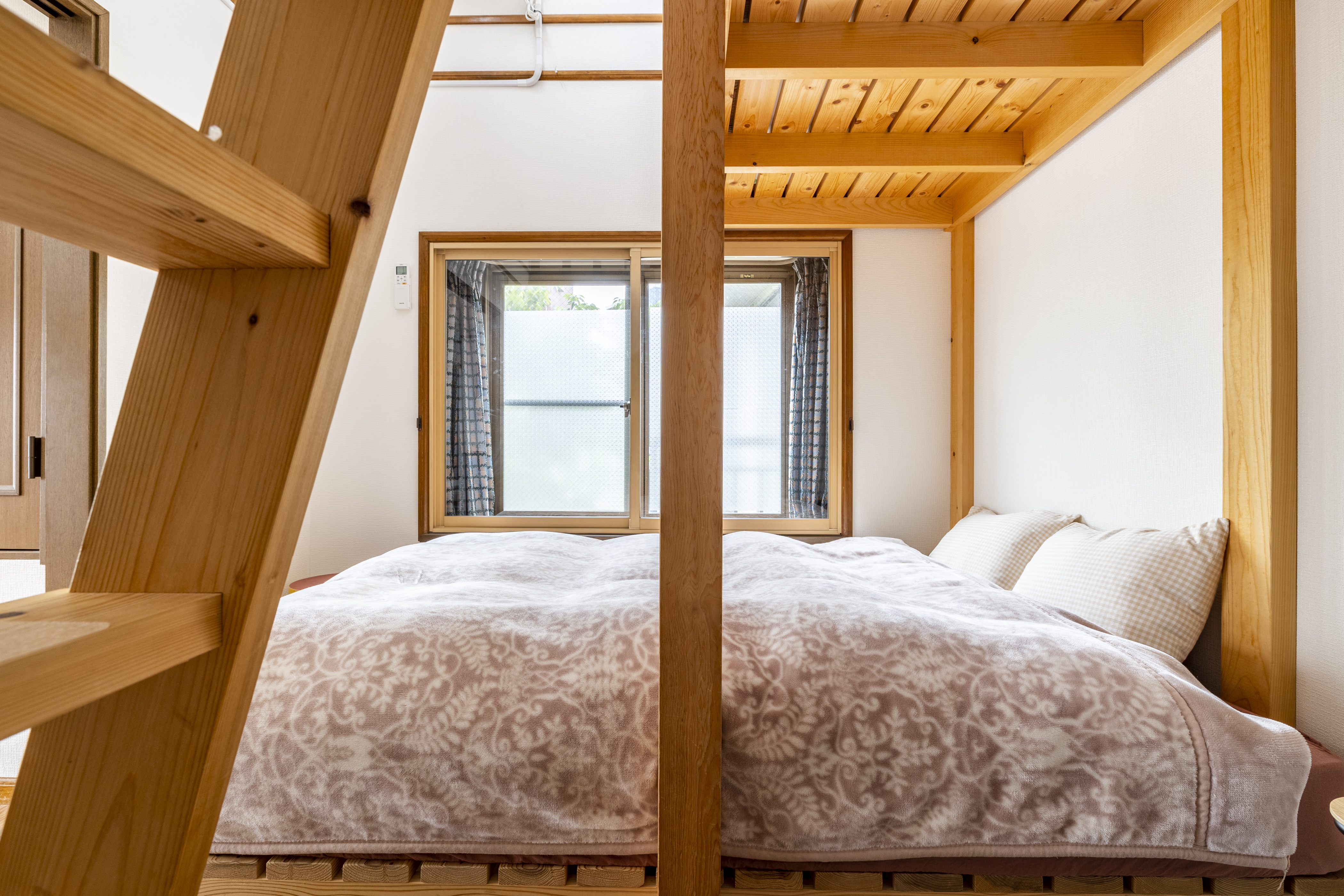 【NIKAI/二階】洋室ベッドルーム