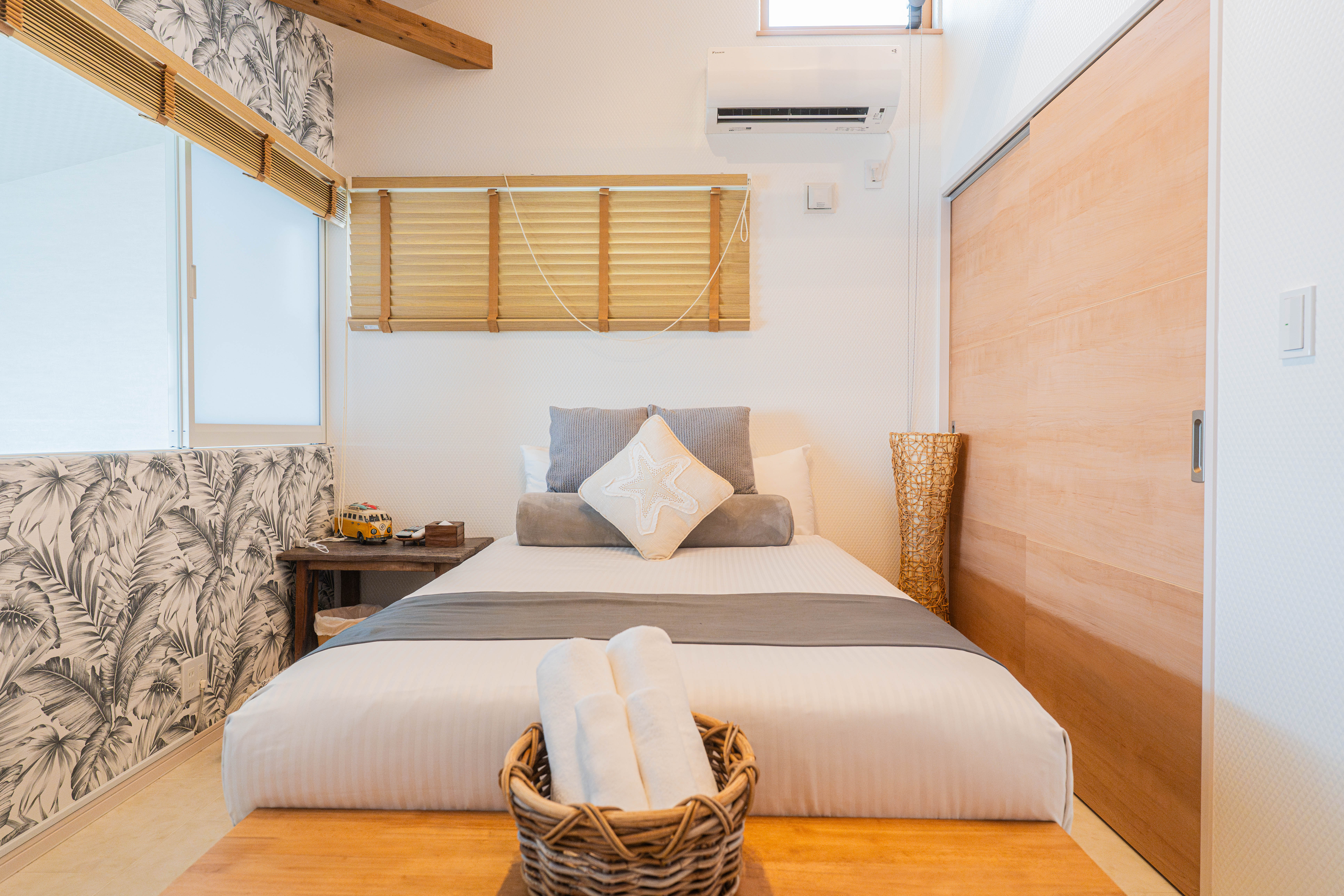 ダブルベッドルーム①