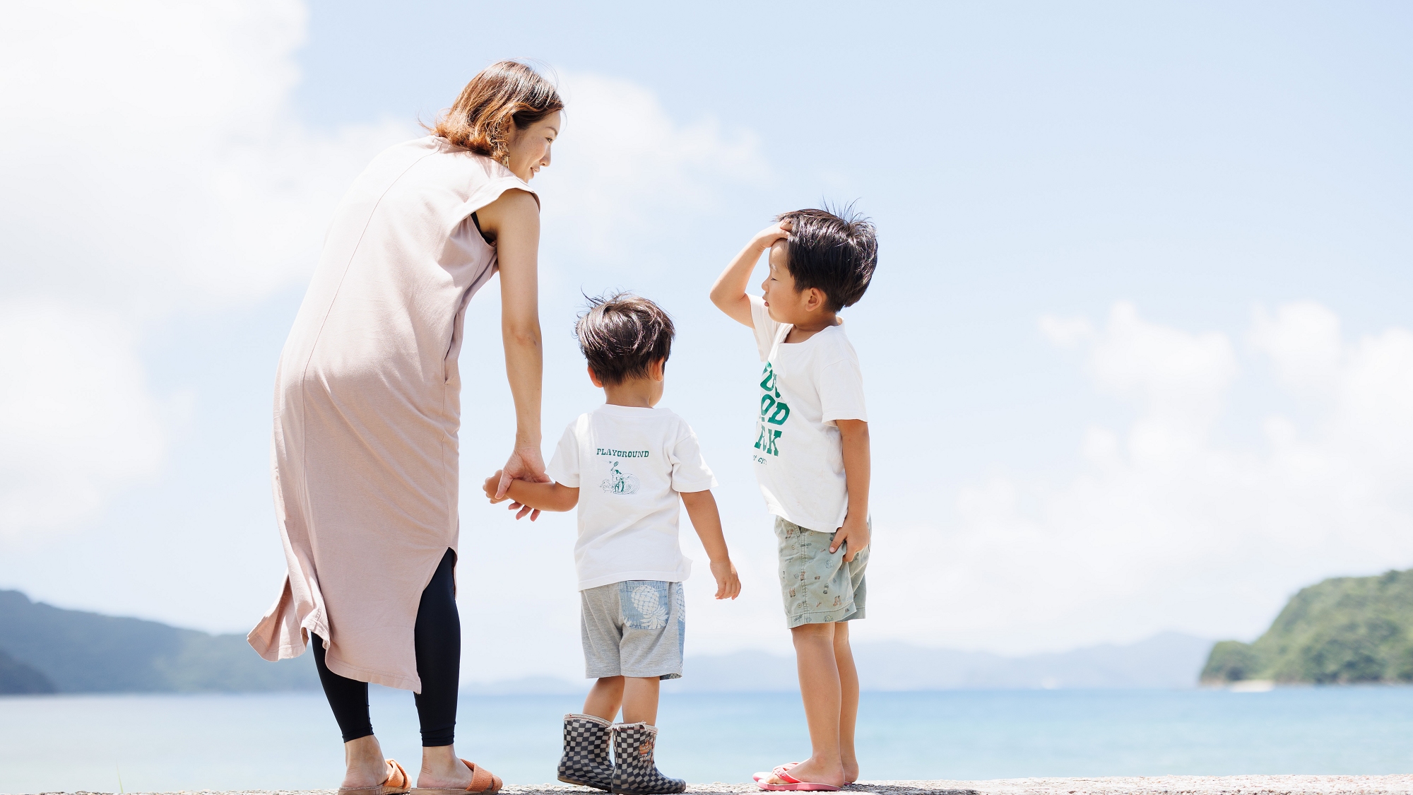 加計呂麻ブルーの海に包まれ、贅沢なのんびり時間を過ごす。