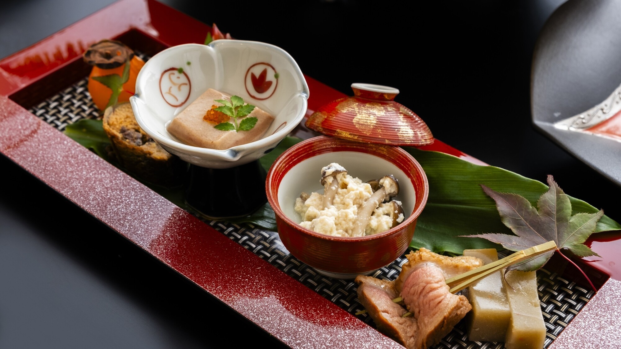 神社側新客室半露天風呂付〜有もと和懐石に舌鼓〜夕食朝食付〜