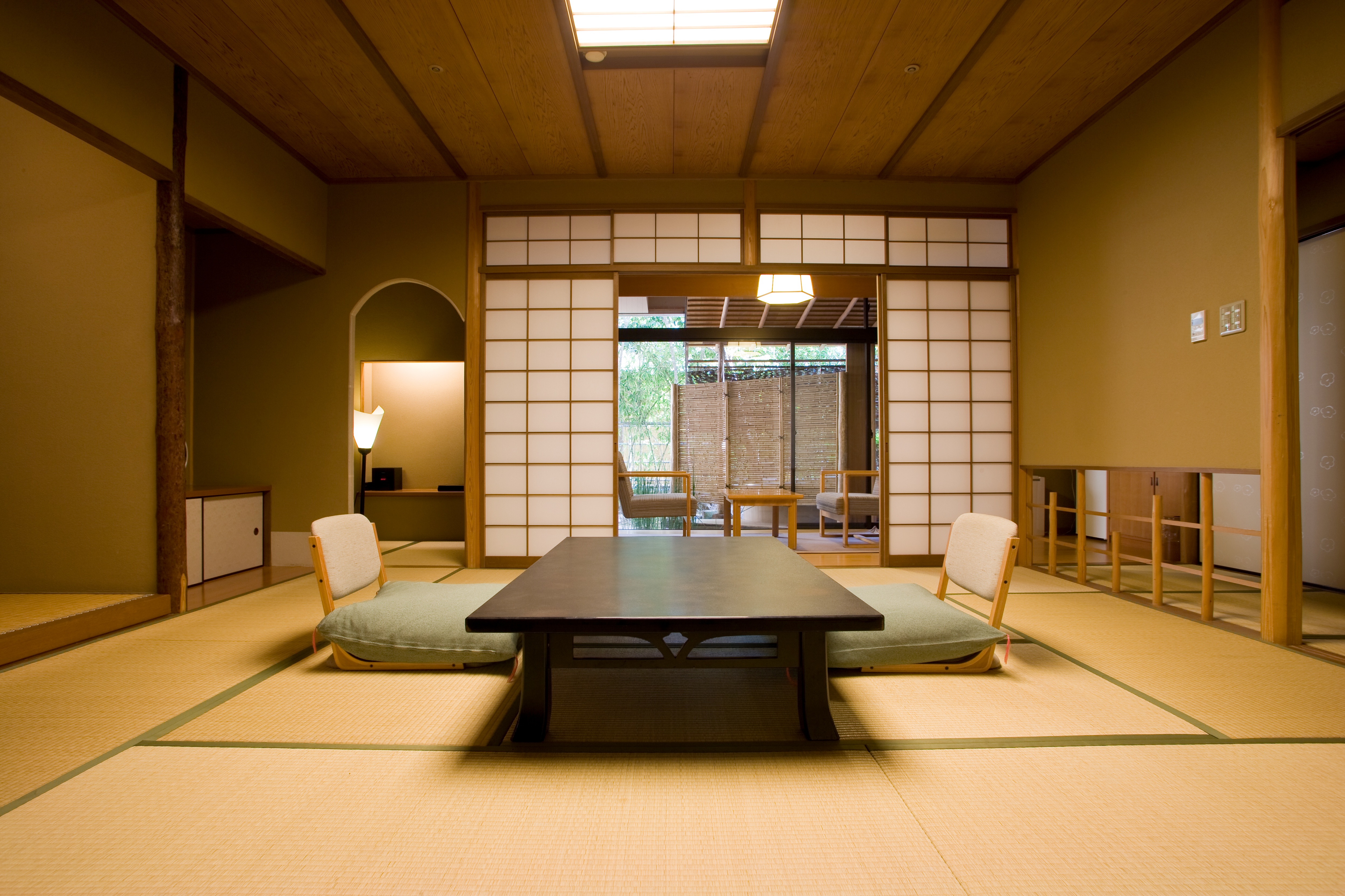 日本庭園と露天風呂はひとり占めできる、離れ座敷のような特別室