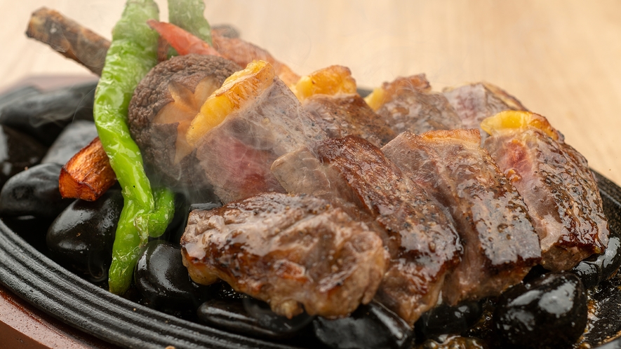 【料理】レストランくさの名物　鉄板焼ステーキ