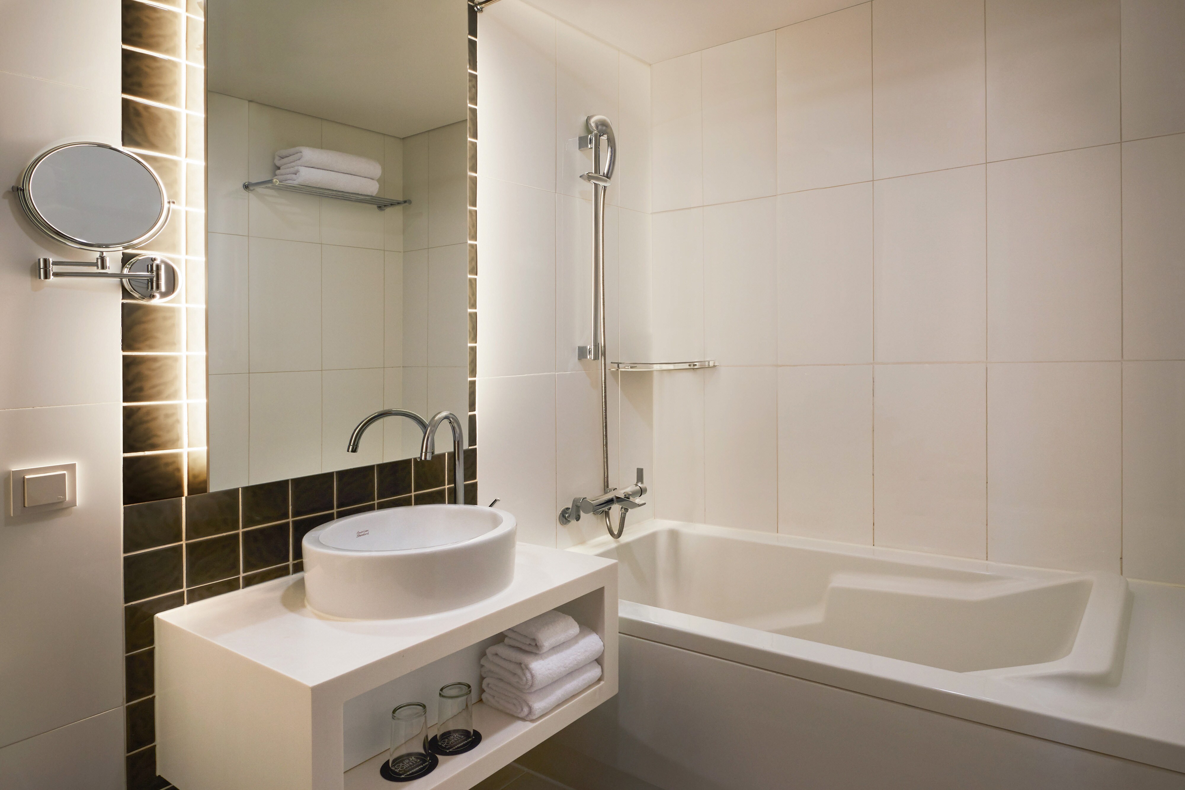 King Superior Guest Bathroom_