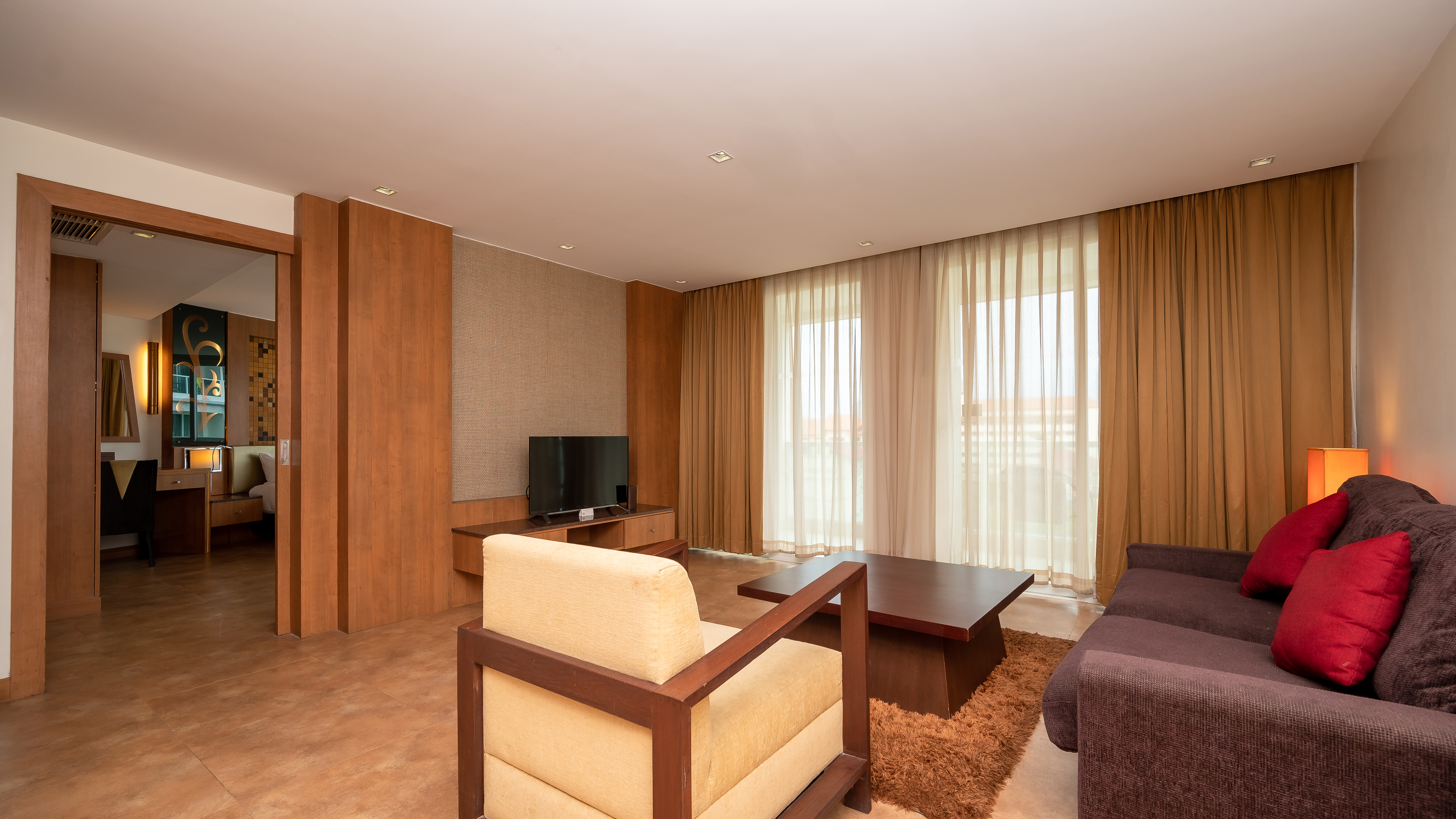 デラックス・スイート・プールビュー