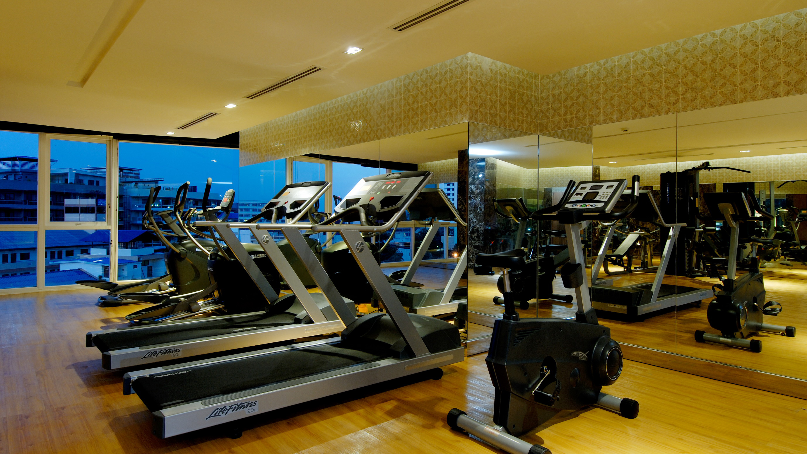 フィットネスクラブ