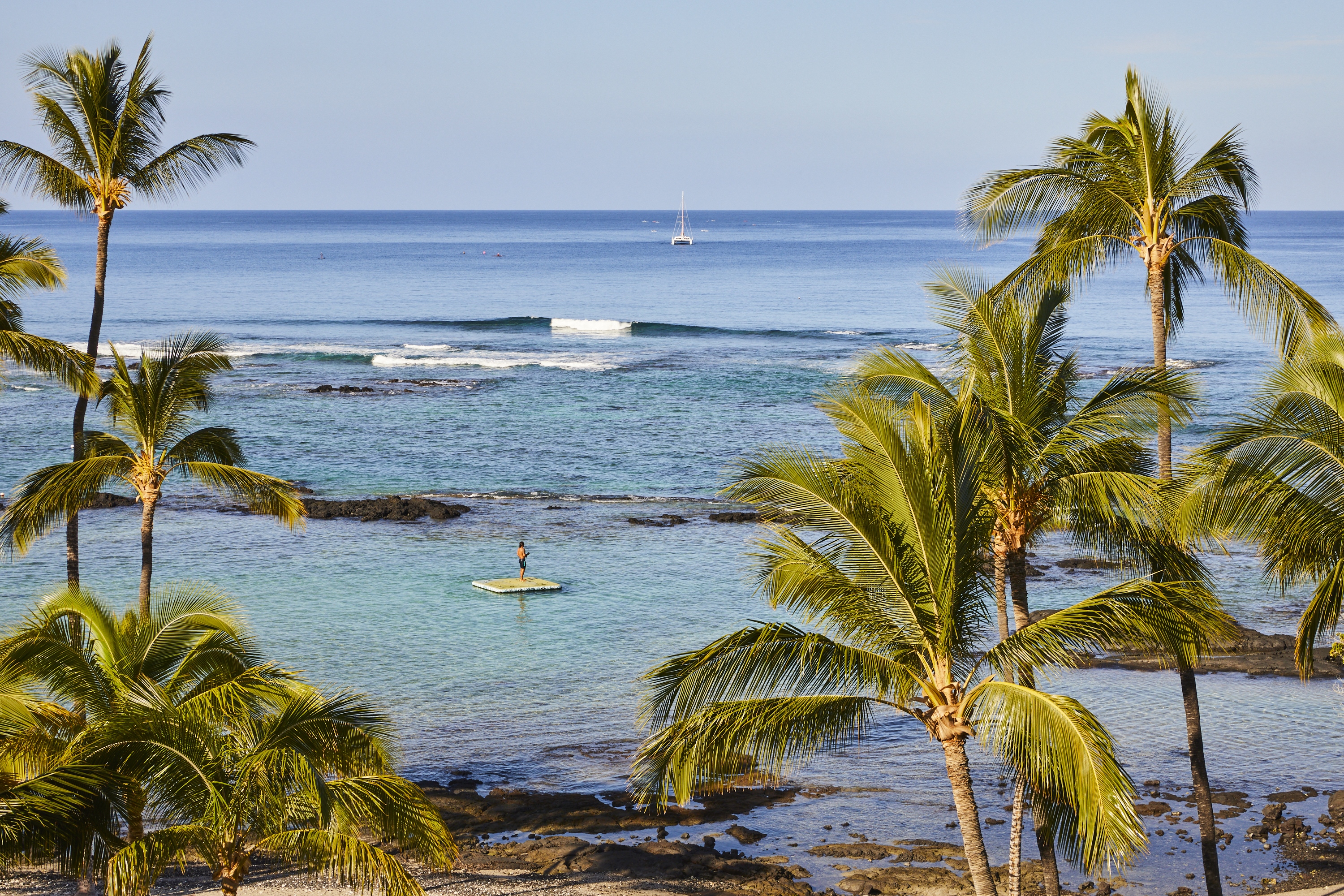 ホテル前のビーチ