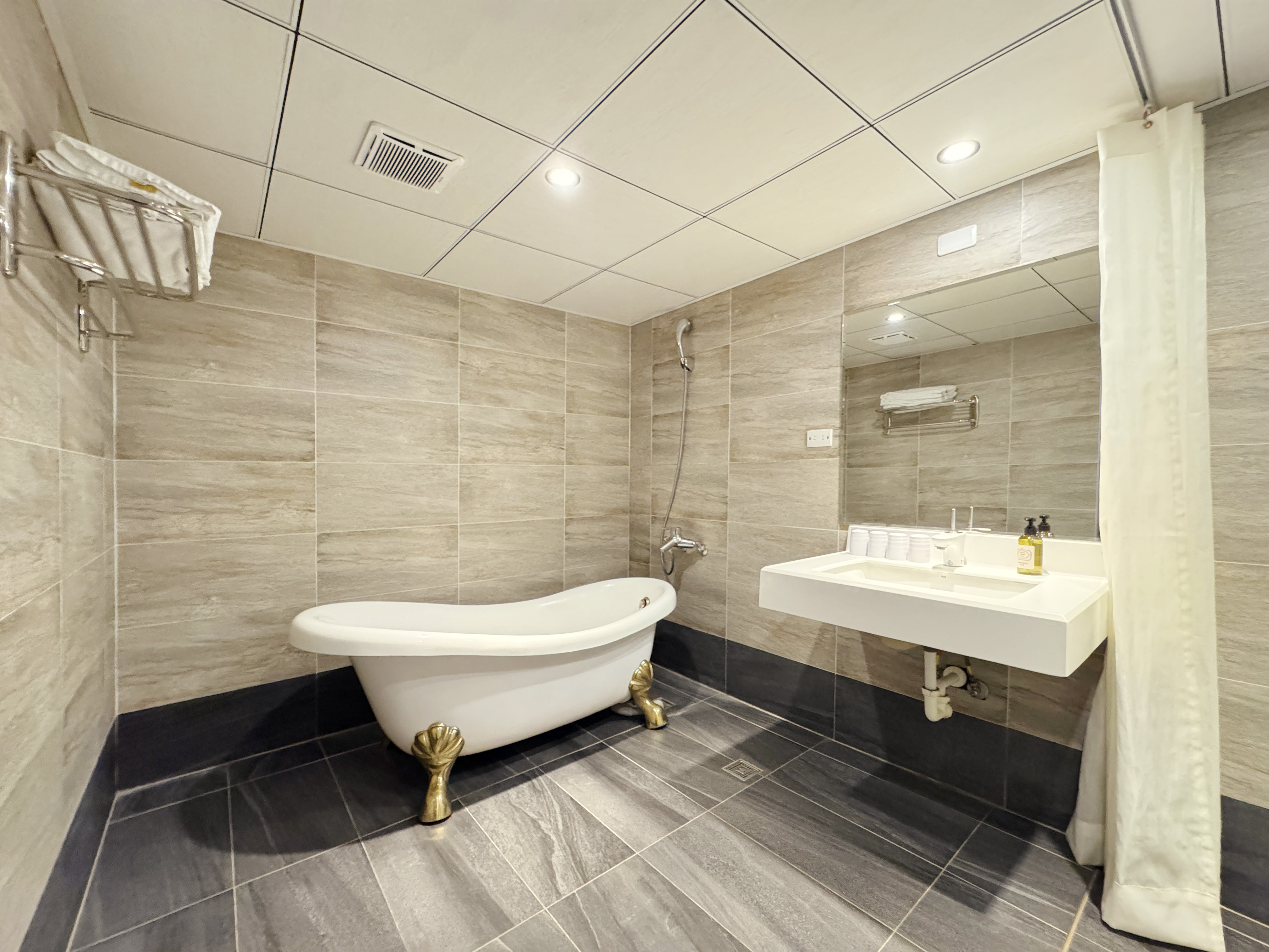 デラックス ファミリールーム（バスタブ付）