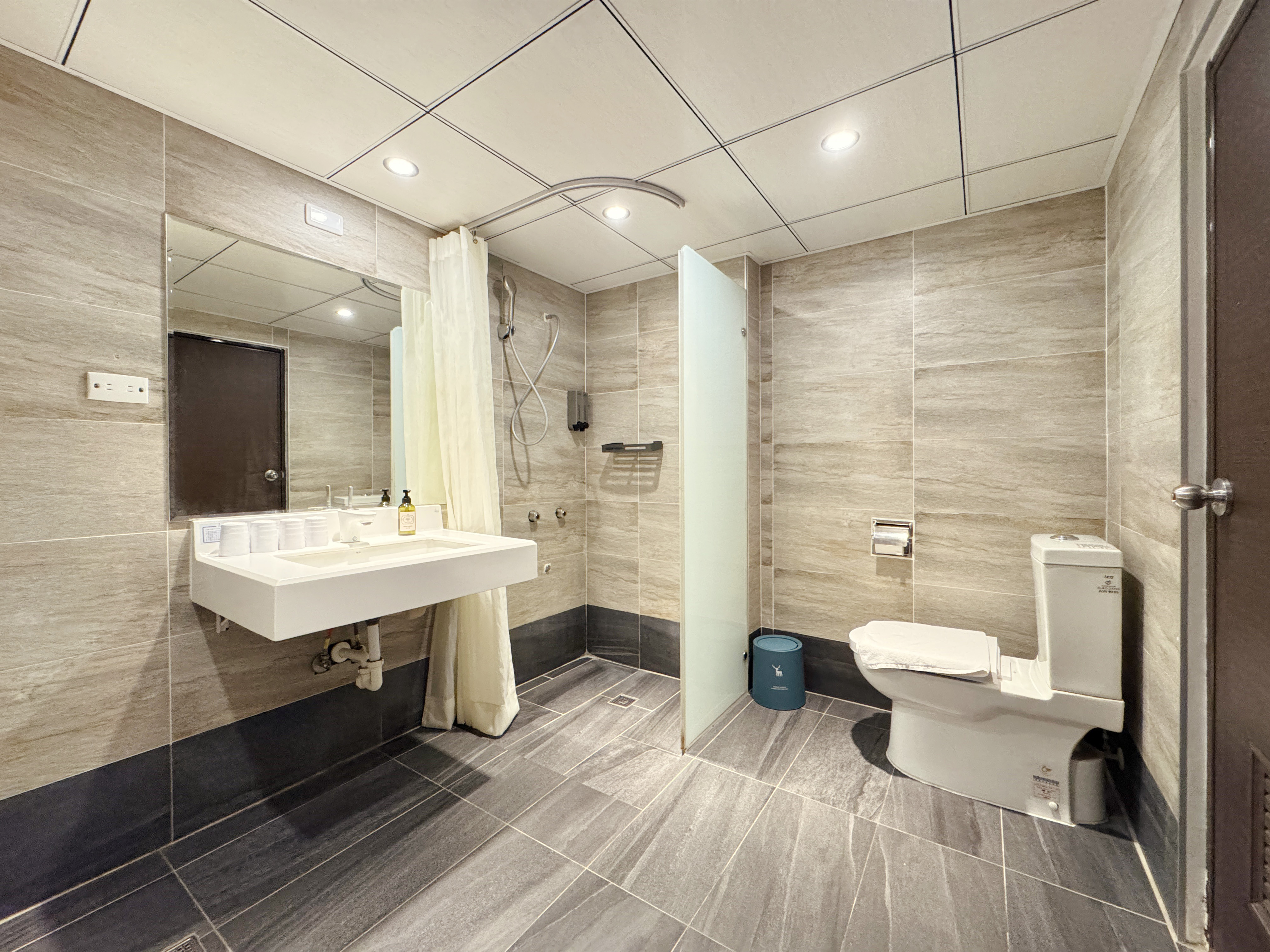 デラックス ファミリールーム（バスタブ付）