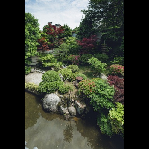 【当館日本庭園】玉造温泉内でも特に静かな
