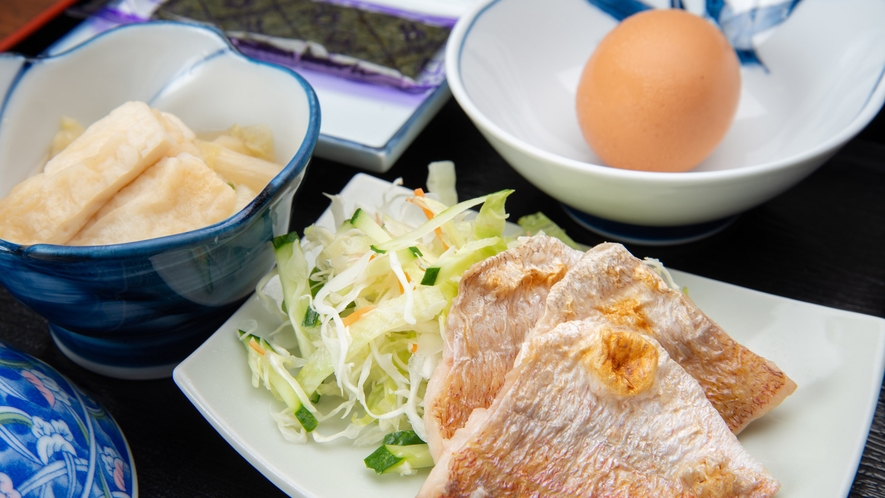 *【朝食一例】瀬戸内海の新鮮なお魚をご賞味ください