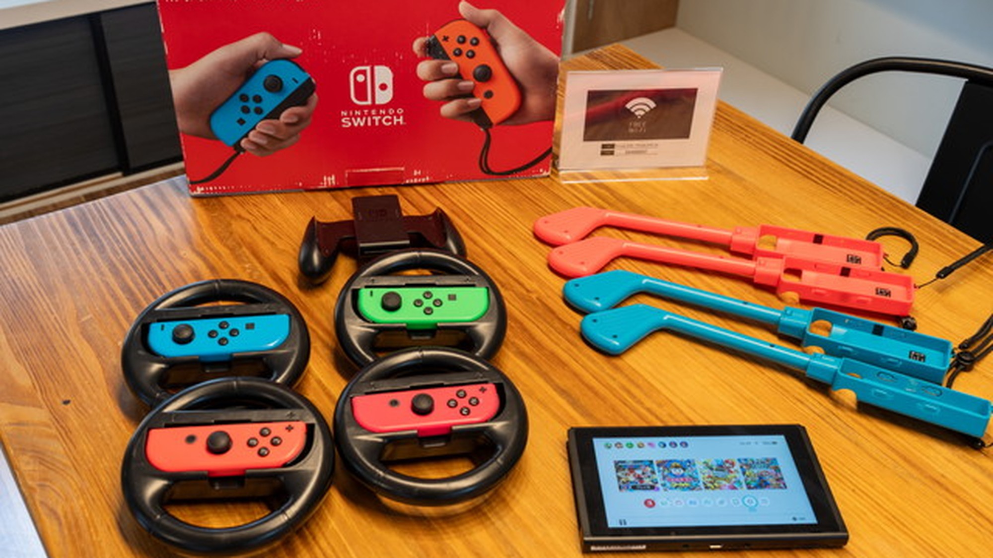 NintendoSwitchマリオカート用ハンドル、マリオゴルフ用クラブ