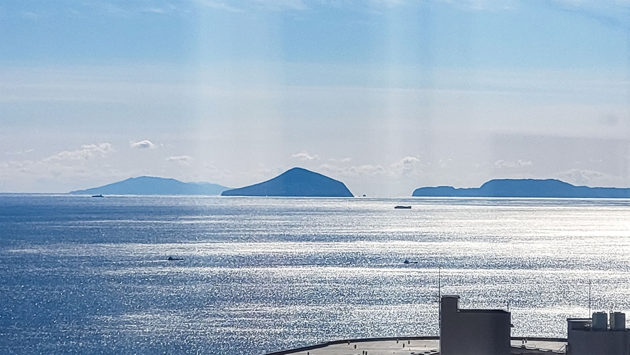 ・【景観】日光に照らされる美しい伊豆の海