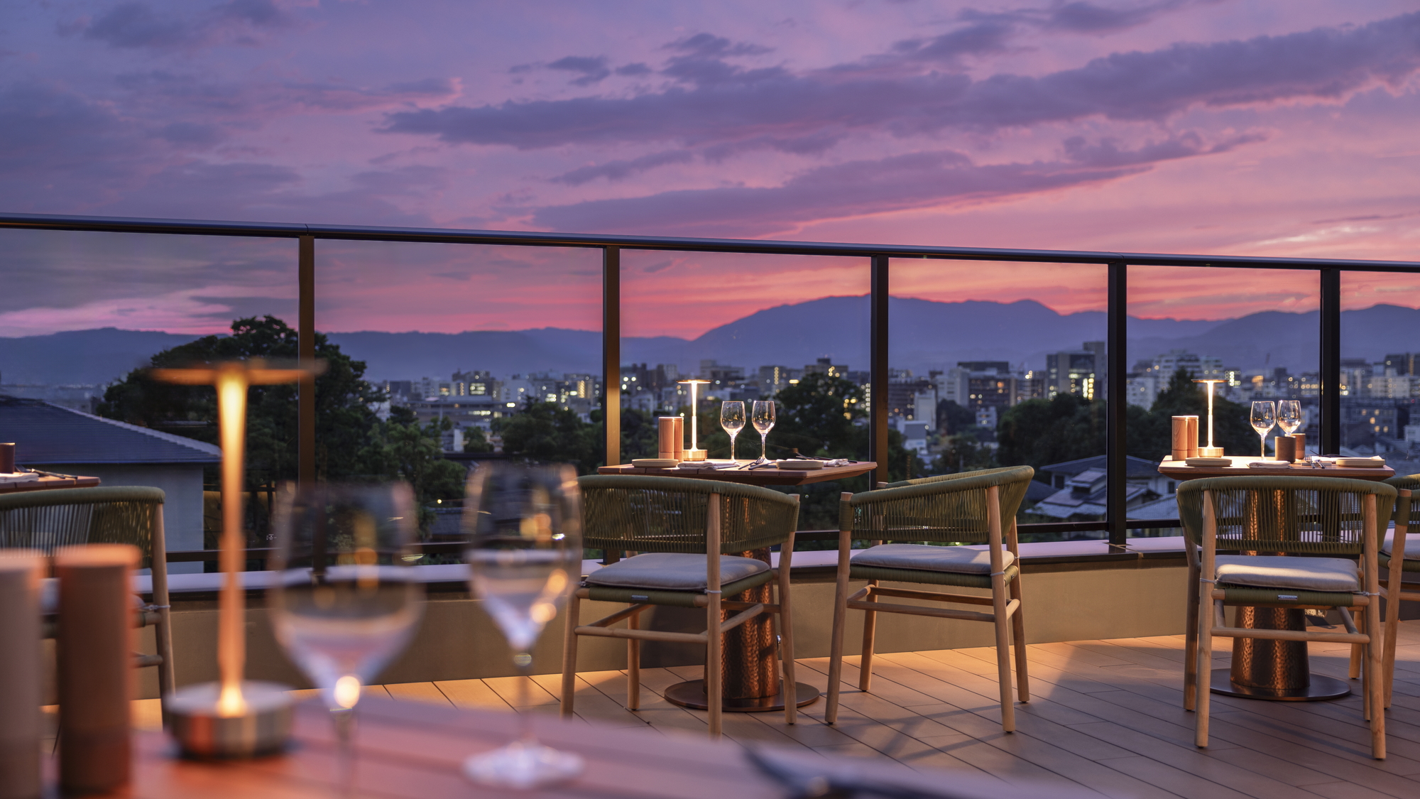 ルーフトップバー（季節限定）