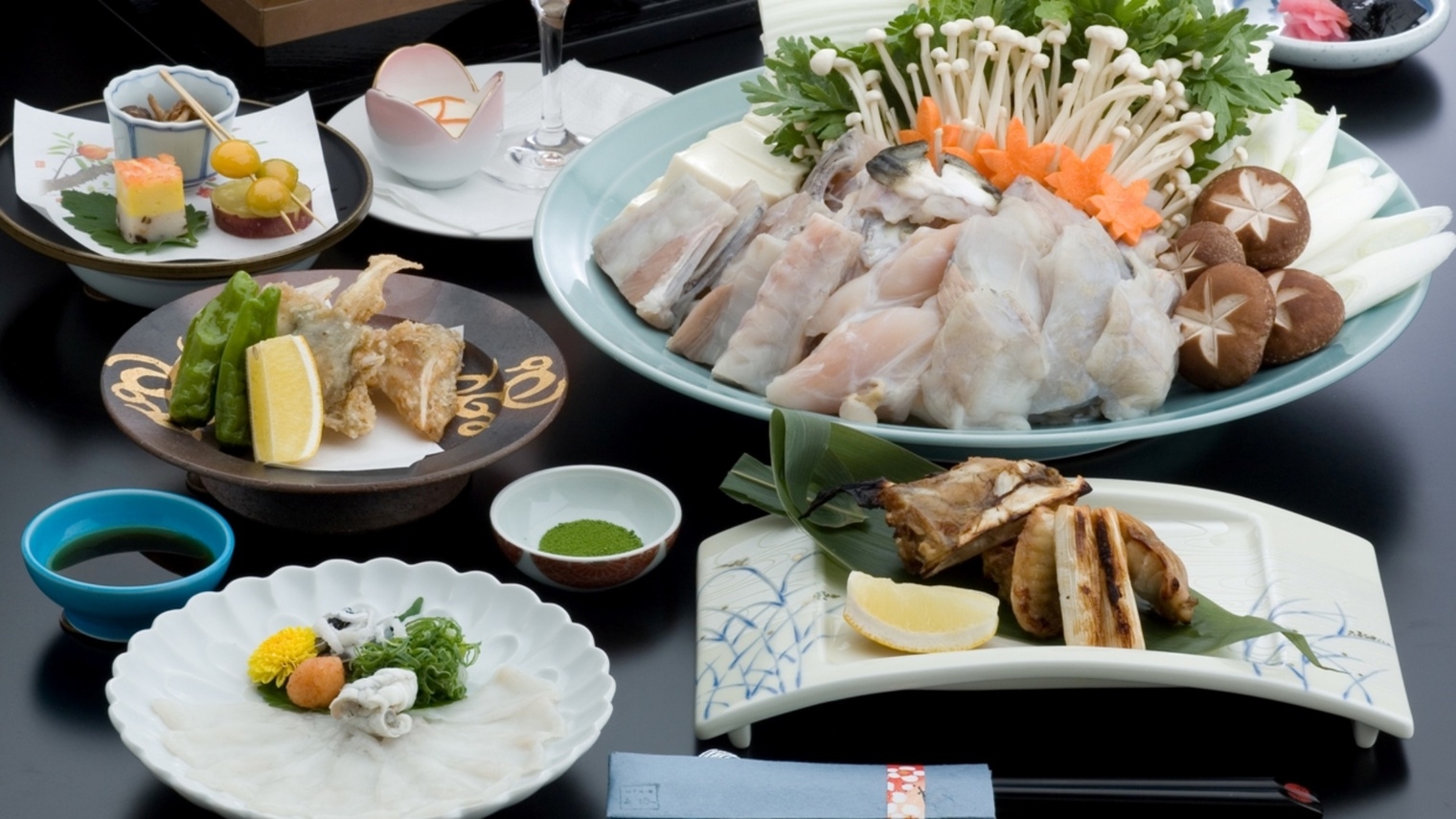 【青々吉日】【特典付】高級ブランド「若狭ふぐ」づくし♪ 明治の趣漂う料亭・酔月で味わう贅沢なひととき