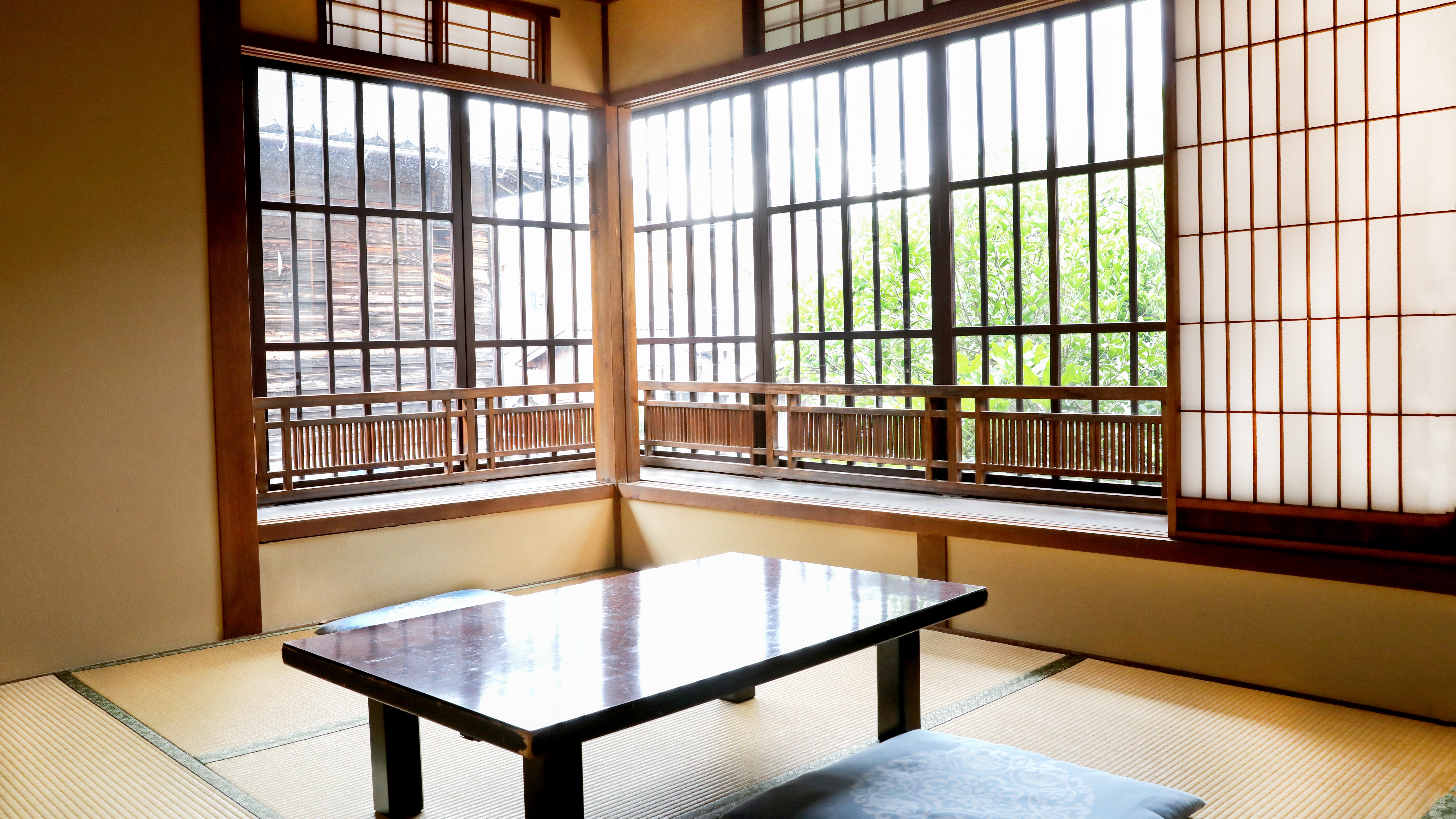 *［四季彩館 酔月／個室］中庭の緑を感じながら小浜の郷土料理をご堪能ください