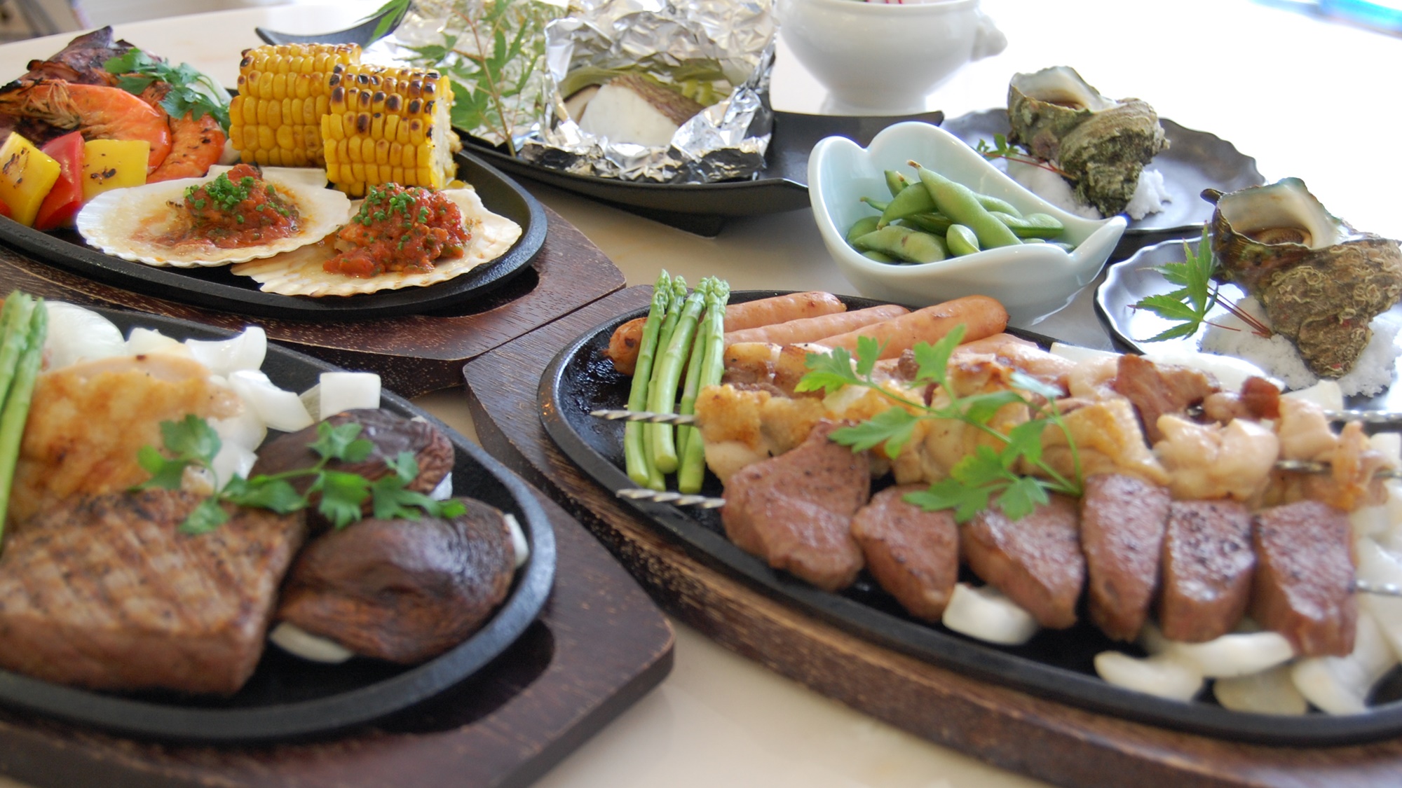 *［卓上BBQグリル］若狭牛・海鮮食べ放題の他、サラダ、枝豆等もございます（イメージ）