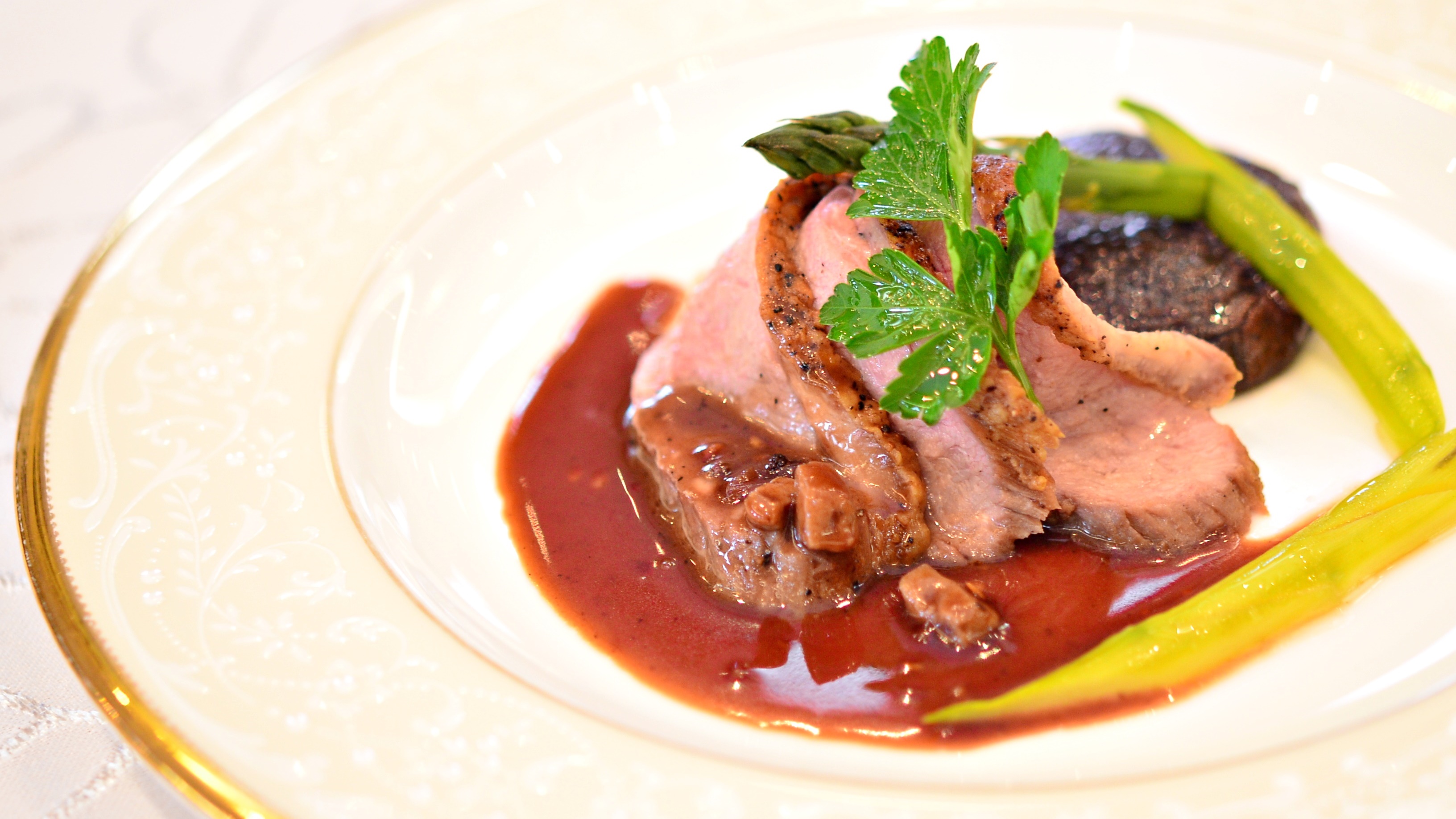 *【ランチ一例】地元食材を使った手軽に楽しめるフレンチをお楽しみいただけます