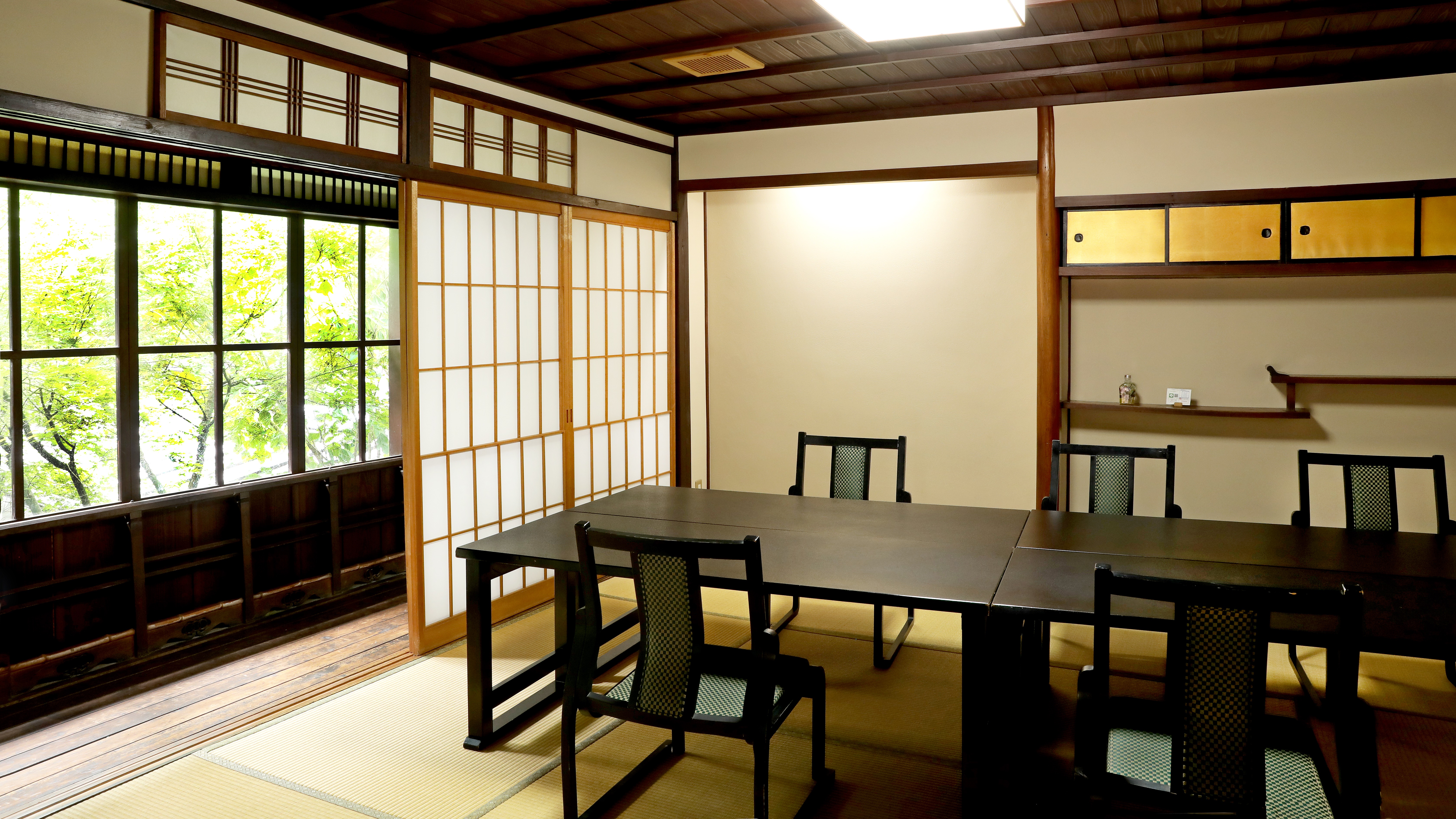 *［四季彩館 酔月／個室］中庭の緑を感じながら小浜の郷土料理をご堪能ください