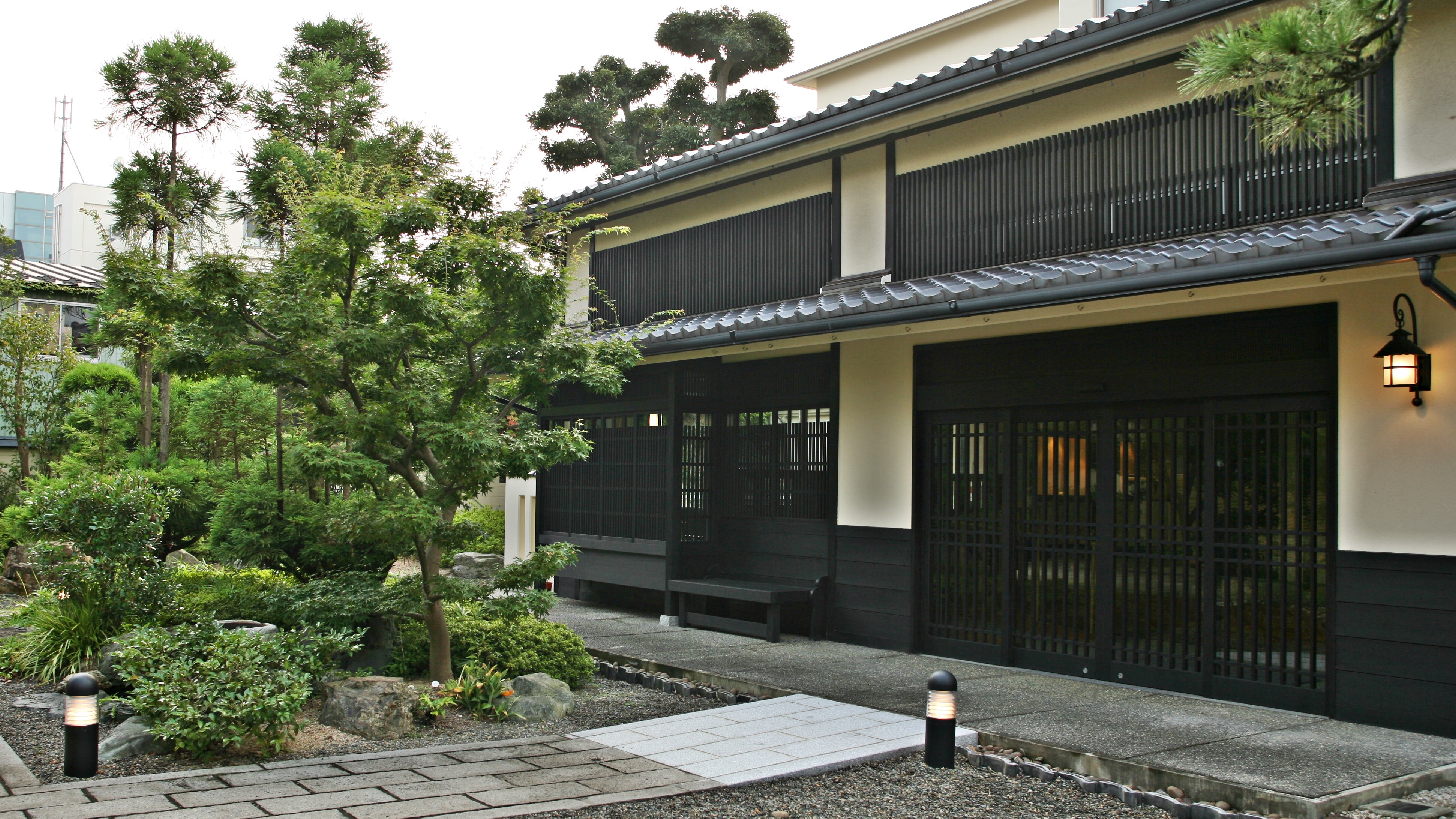 *【和玄関】正面玄関は閑静な老舗旅館の趣をそのままに