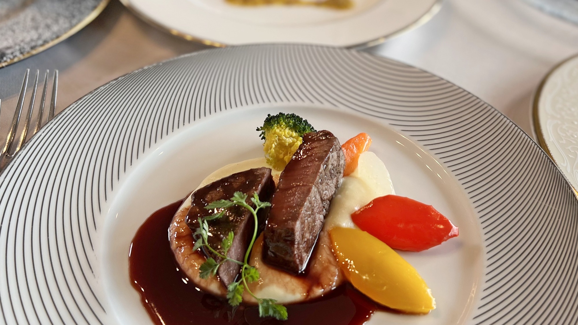 *【フレンチ一例】じっくり焼き上げるシェフ自慢のお肉料理