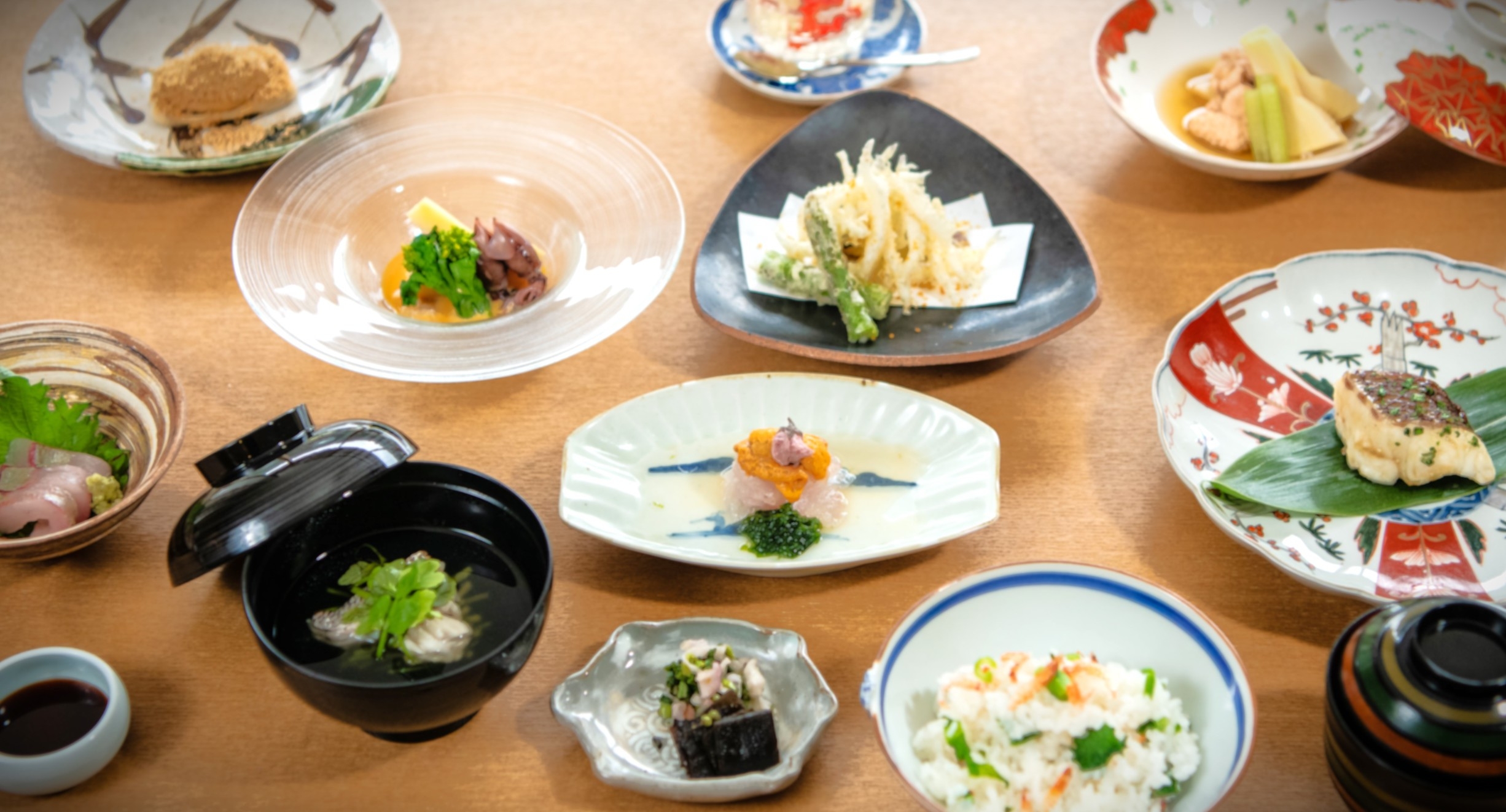 【年末年始】夕食は地元の名店、朝食はお部屋で〜年末年始の特別な時間を美山の古民家でのんびりと〜