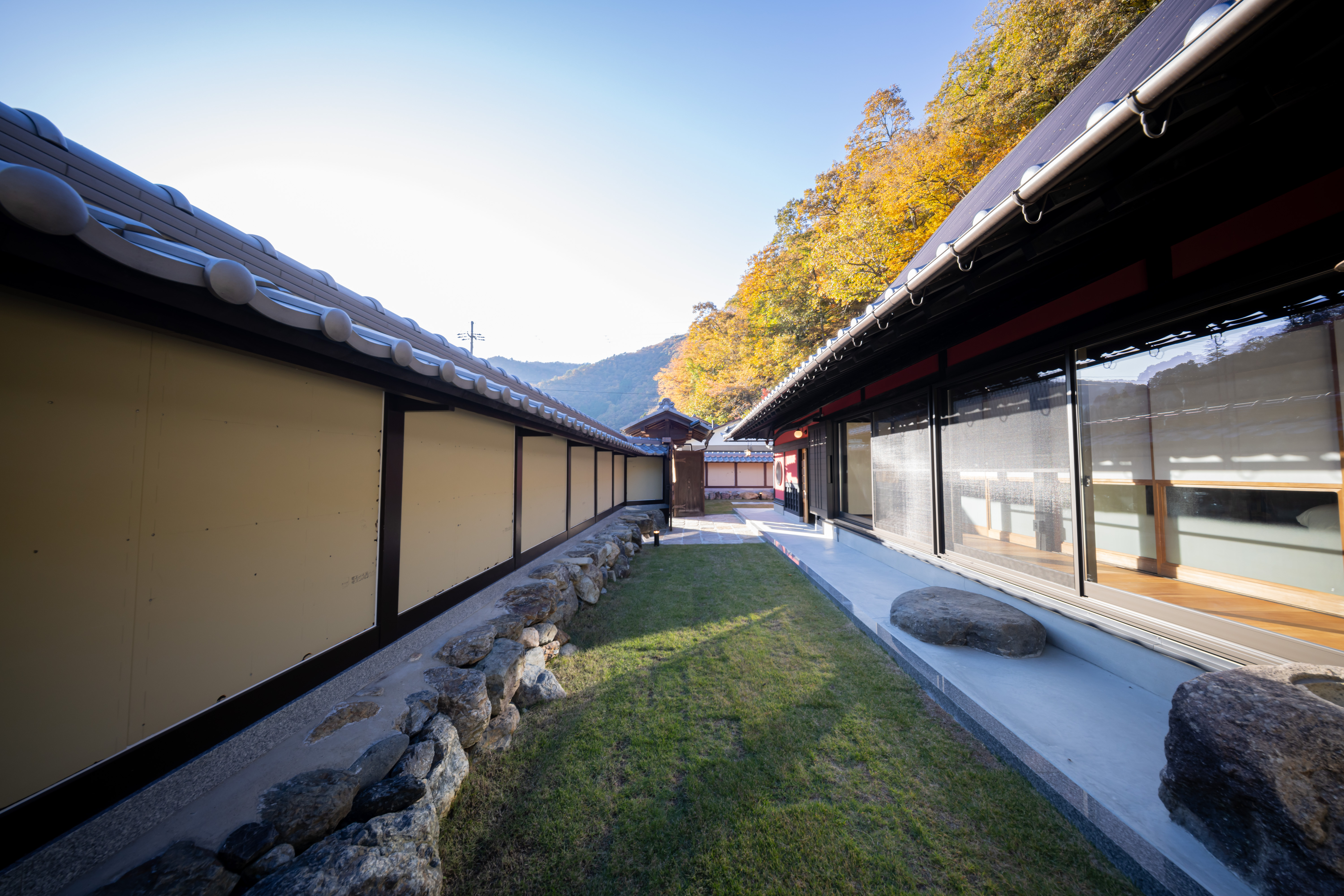 【つなぐ TSUNAGU】前庭　ドッグランとしてもお使いいただけます