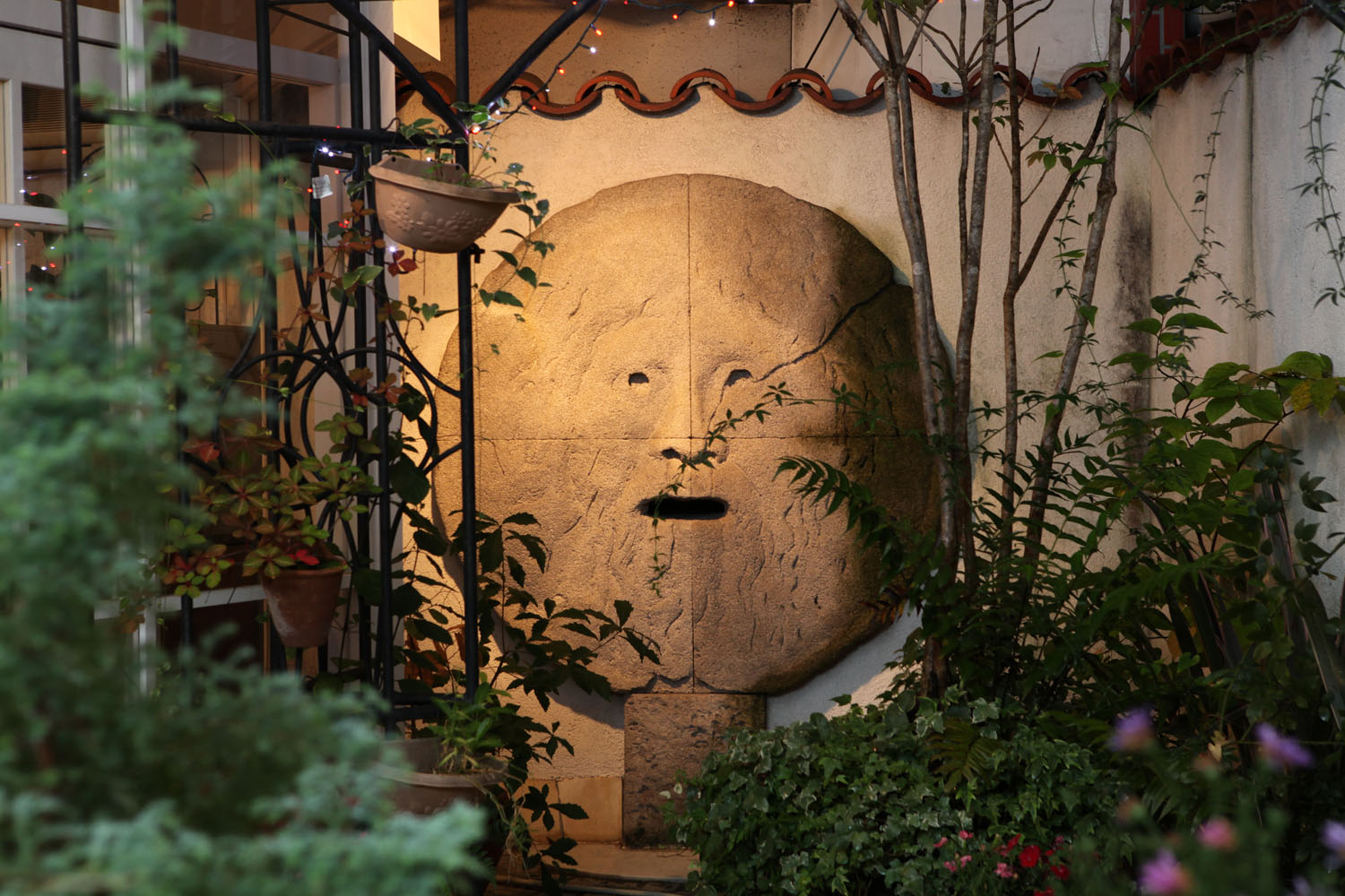 当館の真実の口