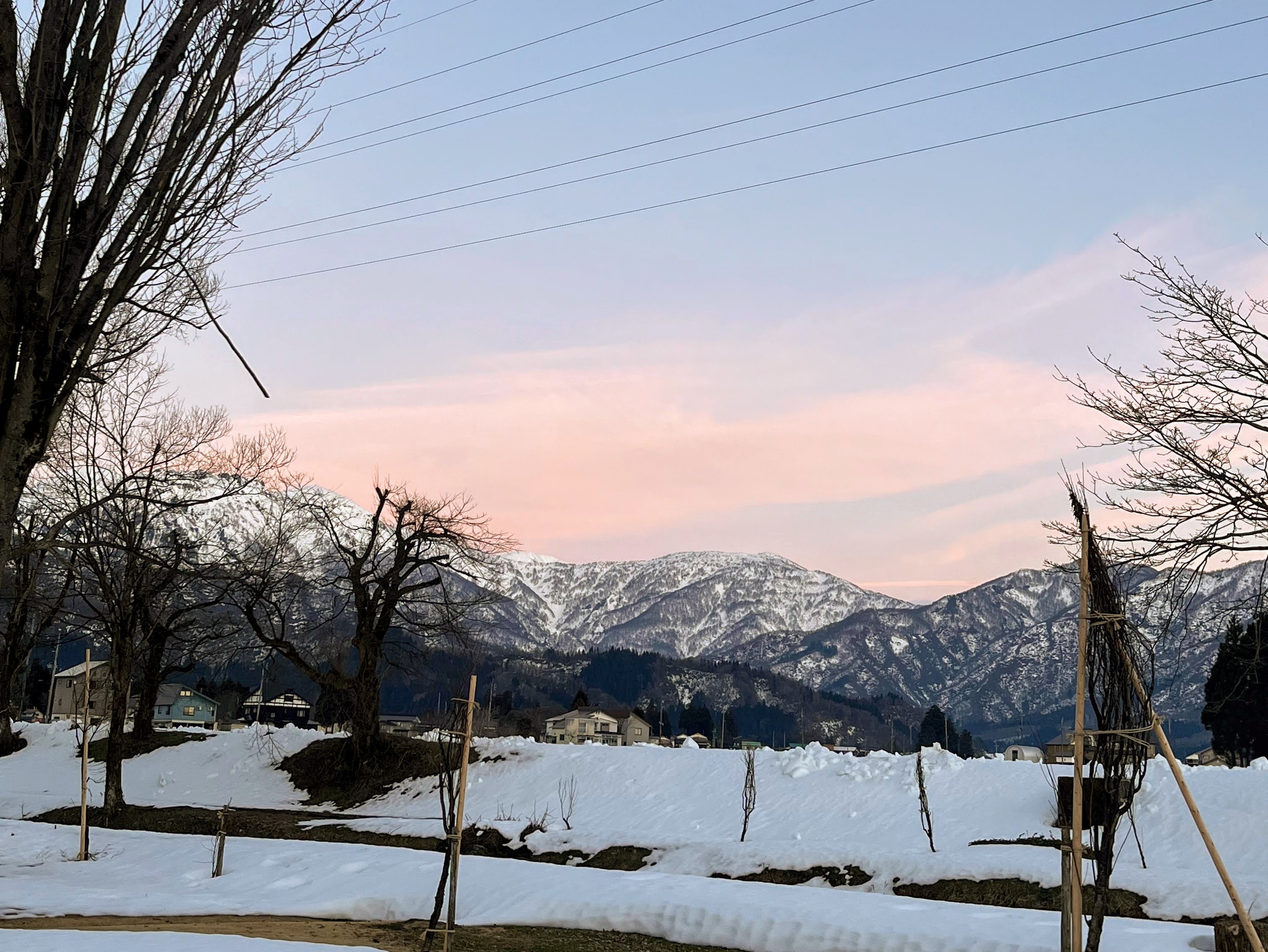 澄んだ空気の中、望む越後の山々は素晴らしいです