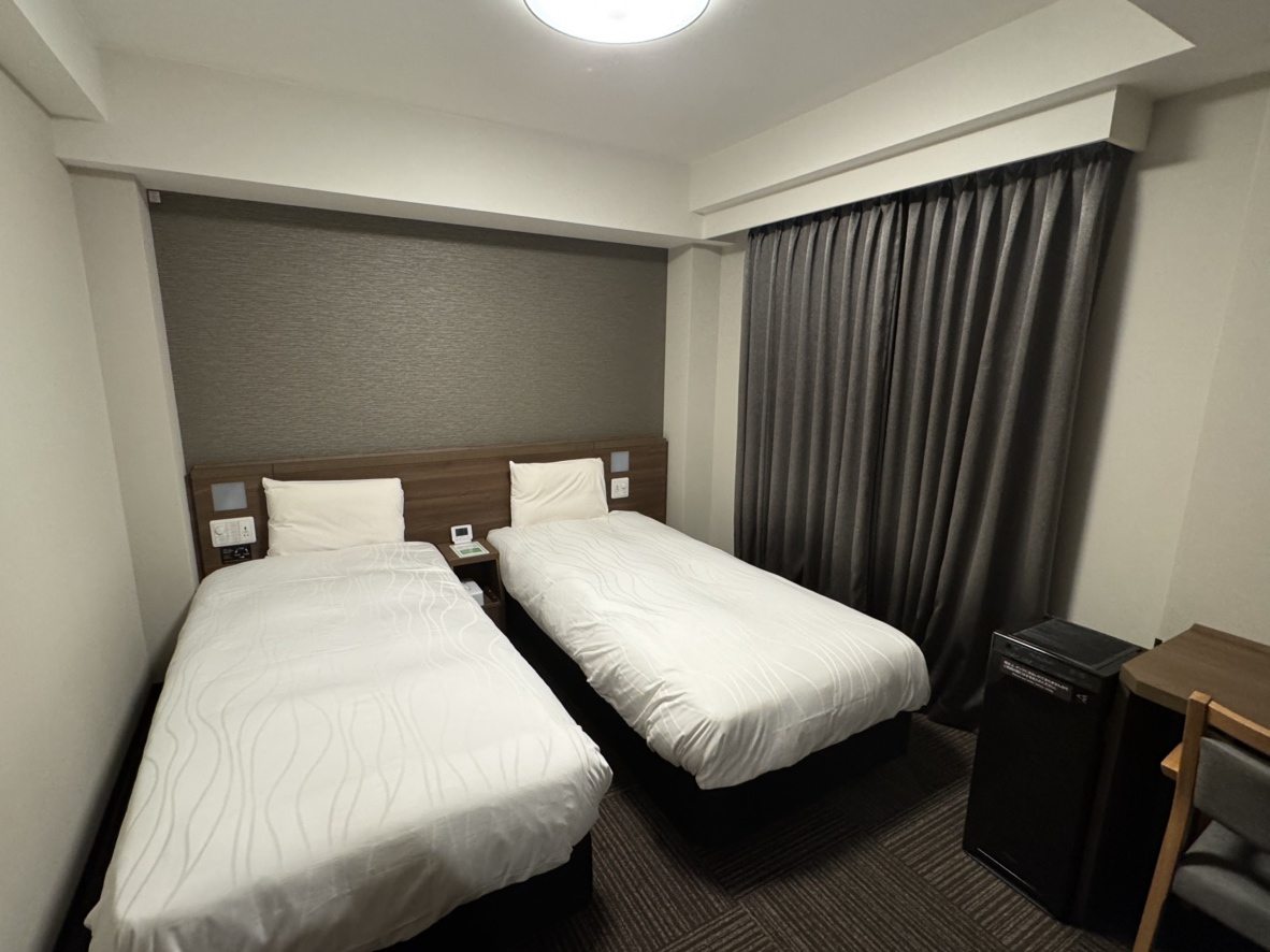 ■コンパクトツイン■バス無 ■広さ17.9〜18.3㎡■ベッド幅900×195cm