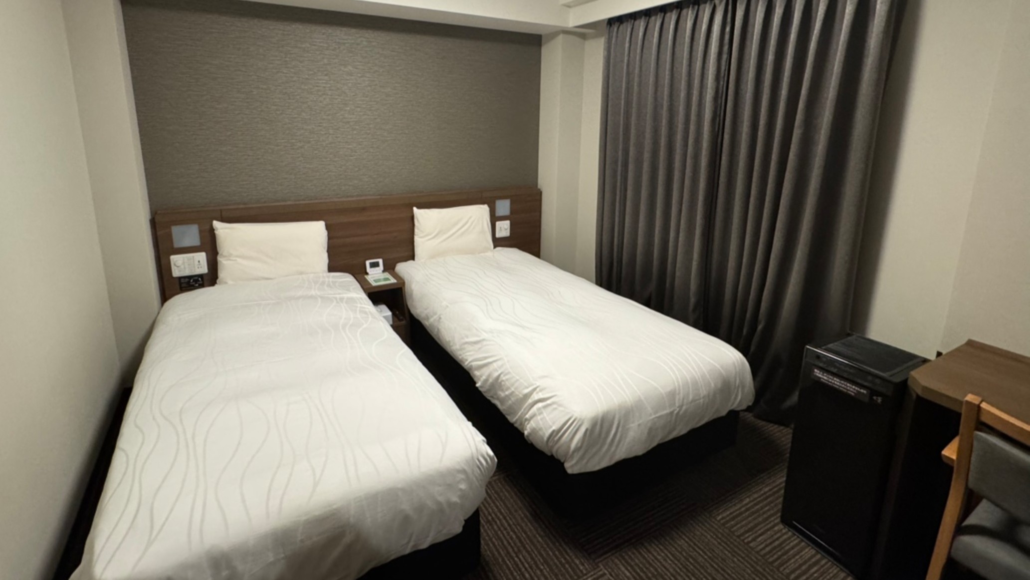 ■コンパクトツイン■バス無 ■広さ17.9〜18.3㎡■ベッド幅900×195cm