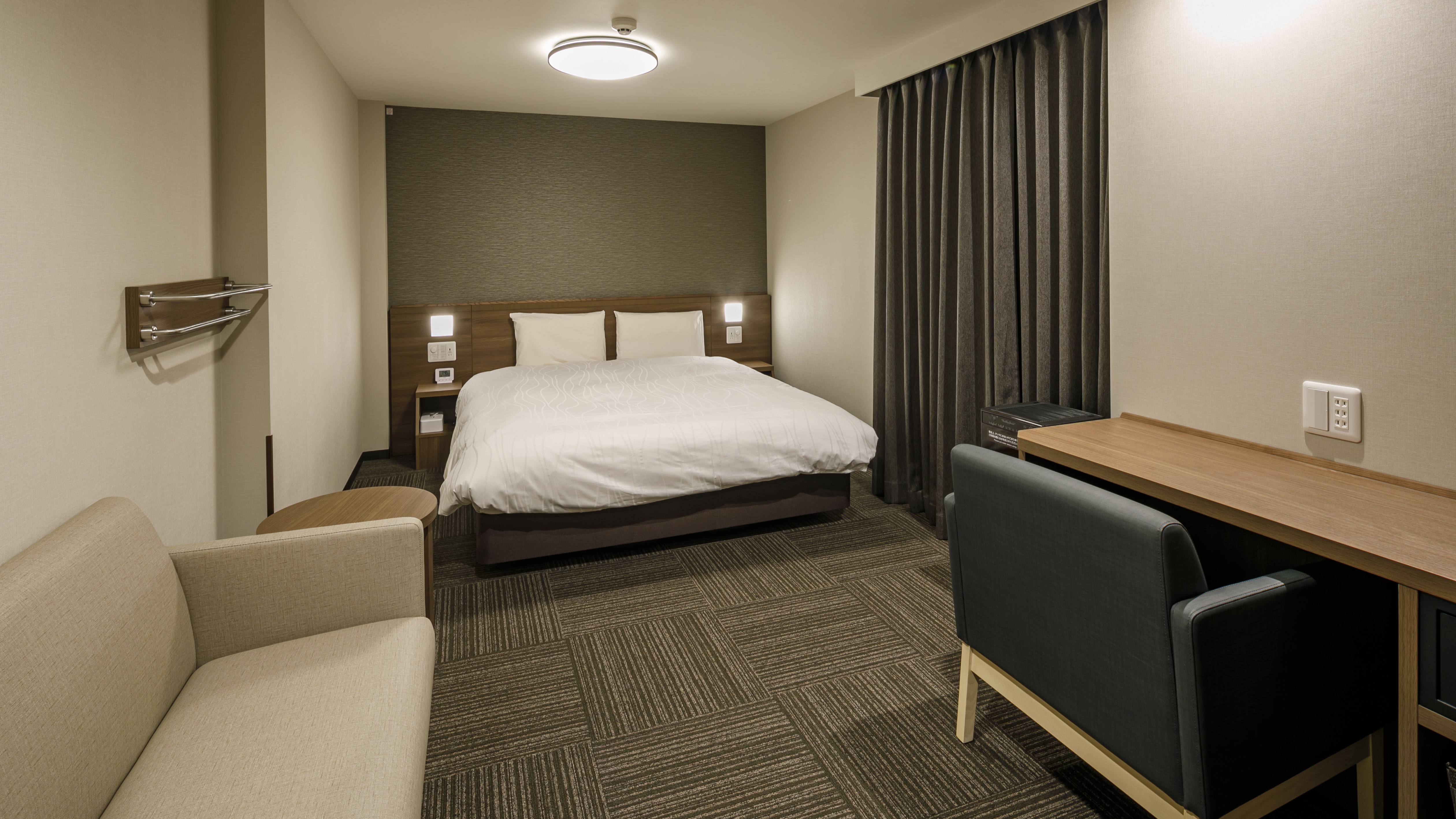 ■デラックスクイーン■バス無■広さ21.2㎡■ベッド幅160×195cm ■ReFa製シャワーヘッド