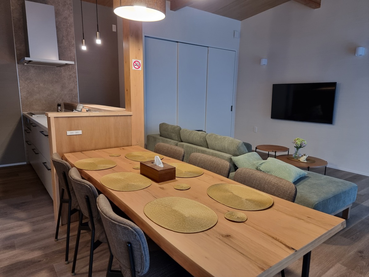 【1日1組限定】新築ヴィラGoraku｜屋根付き広々テラスでくつろぐBBQプラン 