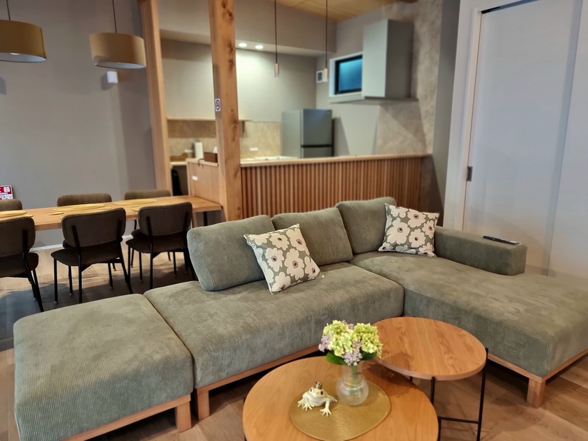 【1日1組限定】新築ヴィラGoraku｜屋根付き広々テラスでくつろぐBBQプラン 