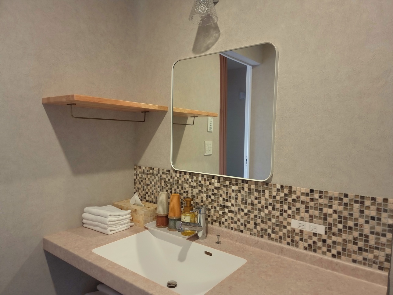 【1日1組限定】新築ヴィラGoraku｜屋根付き広々テラスでくつろぐBBQプラン 