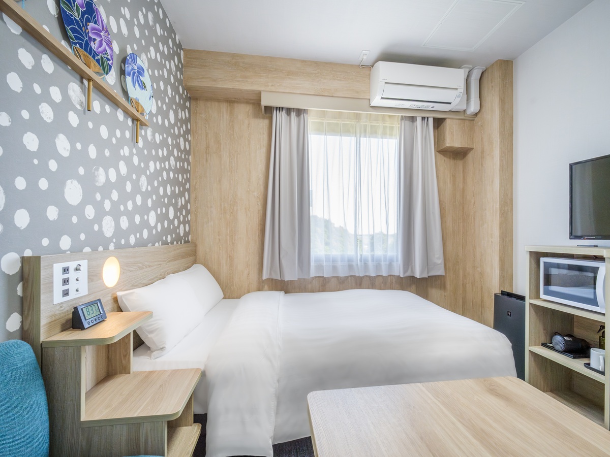 セミダブル：お部屋に電子レンジ等を備えた、長期滞在者向けのお部屋です。