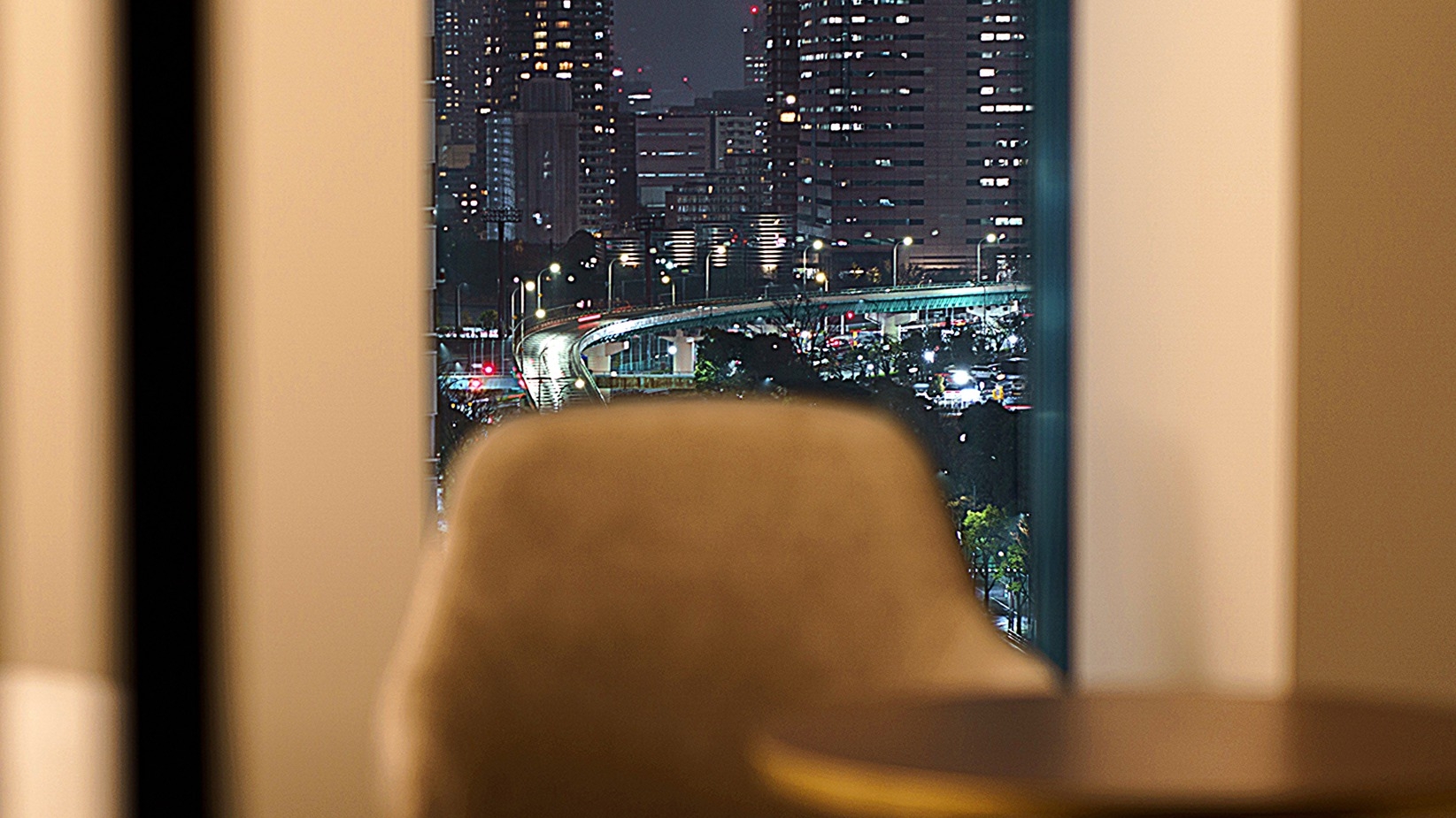 【大人の贅沢】週末のご褒美に都会の喧騒から離れた癒しのホテルステイ！ パンも食べ放題♪＜朝食付＞