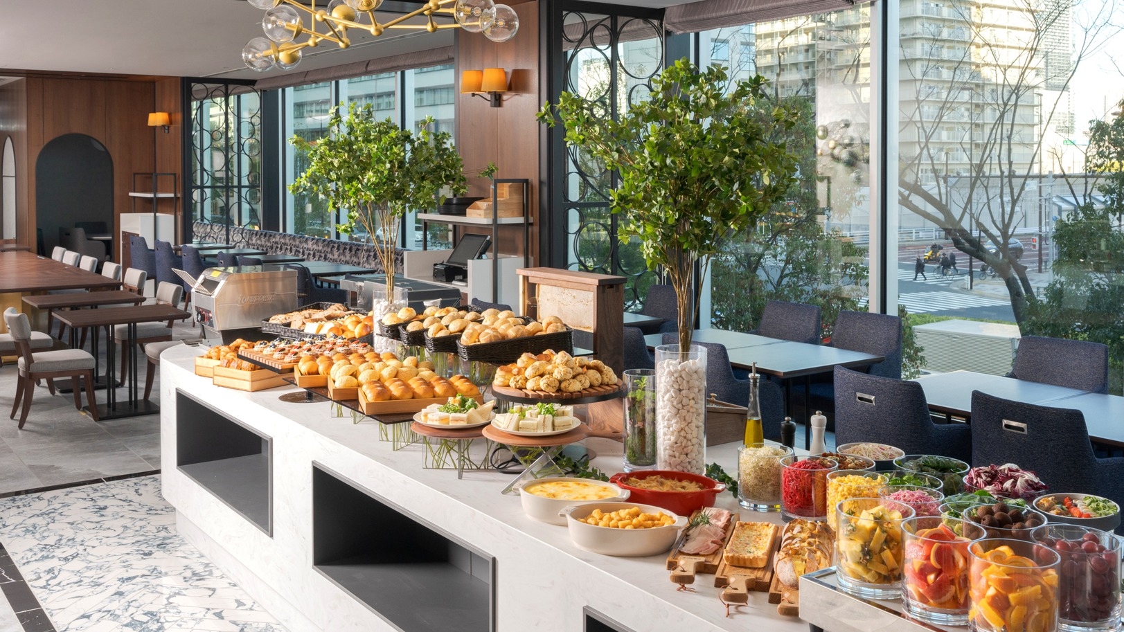 【室数限定★乾杯シャンパン付き】朝からきらめく贅沢な時間◎クチコミ高評価洋食ブッフェ＜朝食付＞