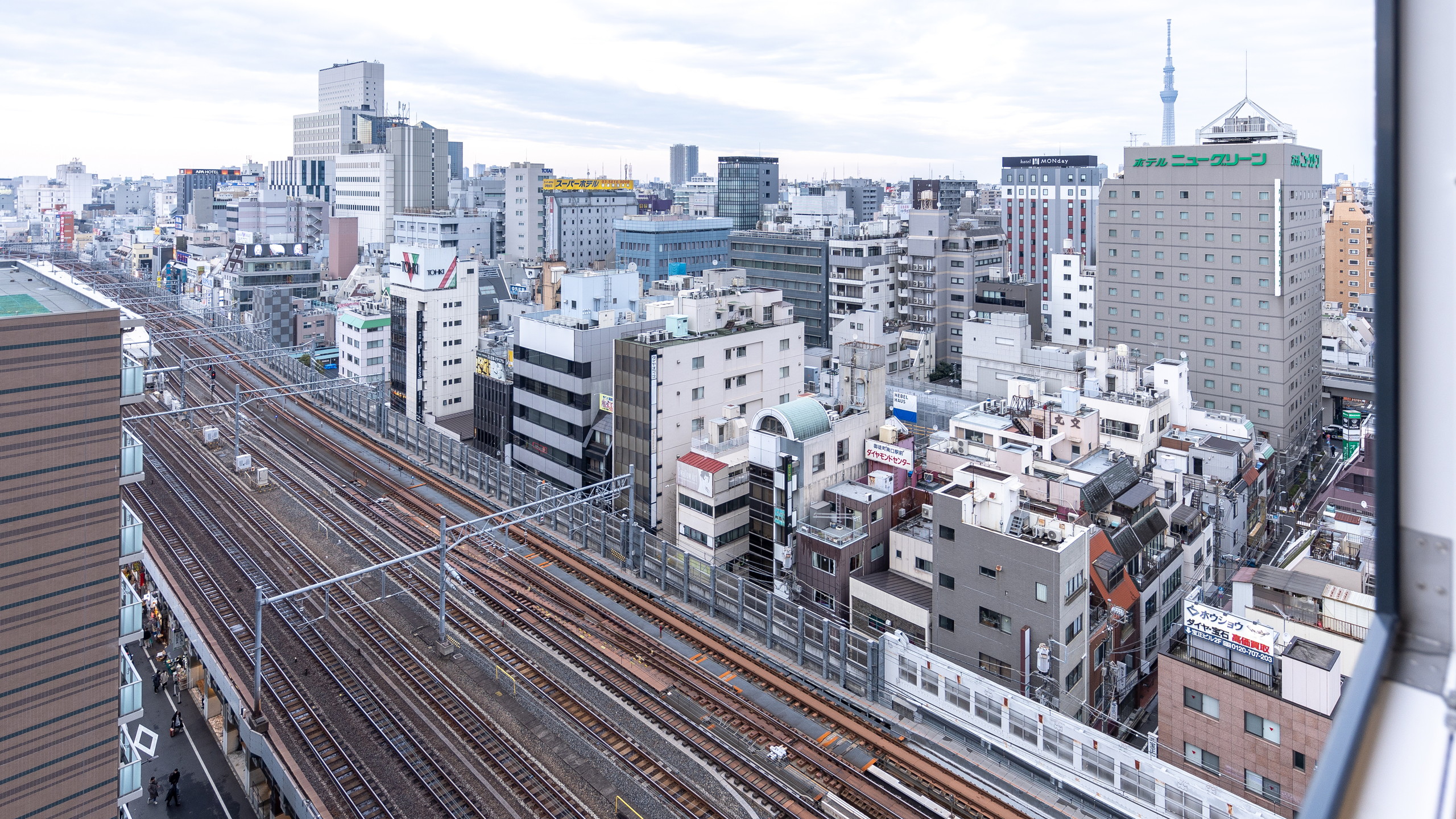 トレインビュールーム（上野・御徒町駅方面）