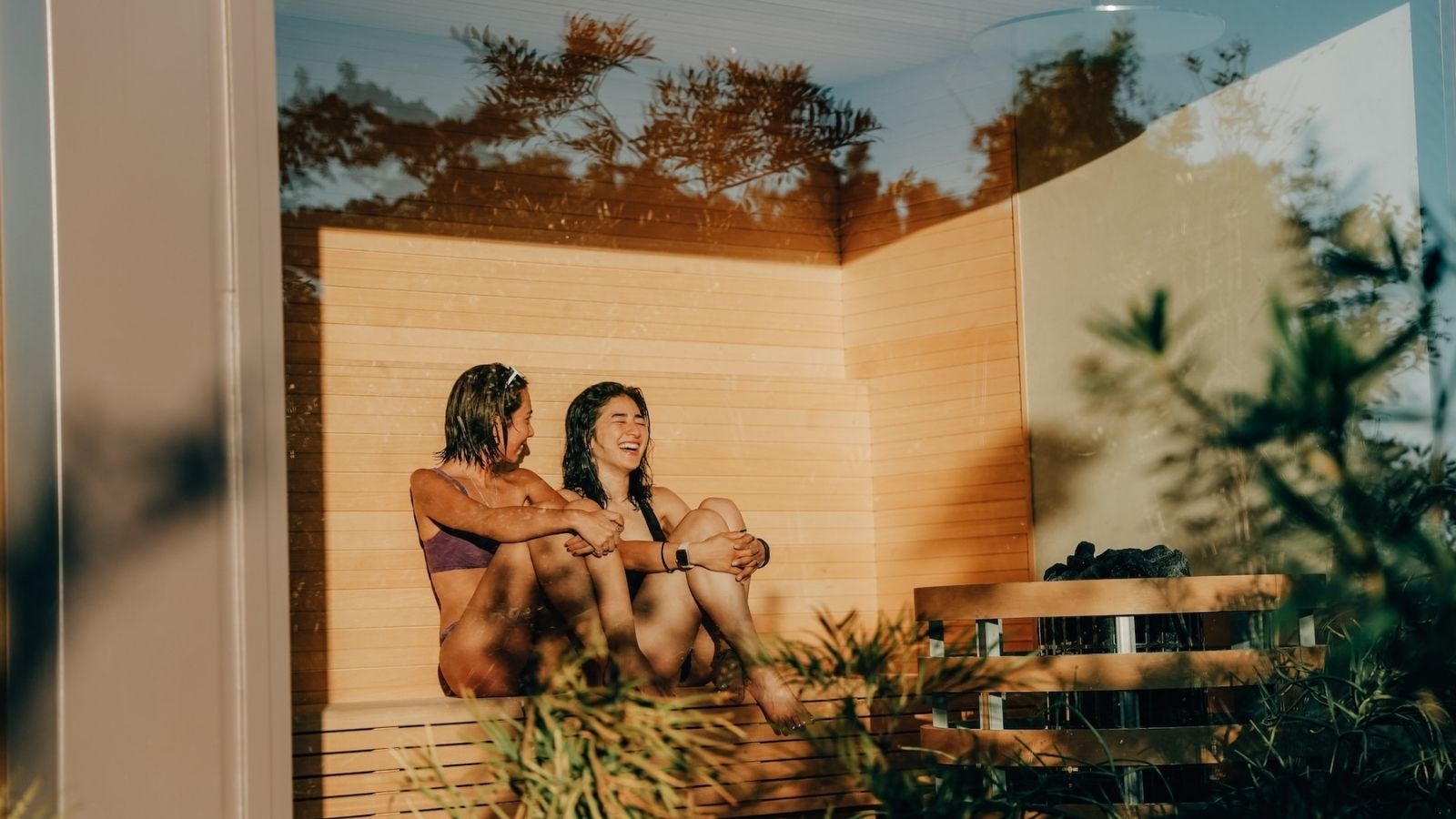 【冬季限定】緑白湯と黒ごま麻辣の薬膳火鍋｜温水プールとオールインクルーシブで過ごす、冬のリトリート