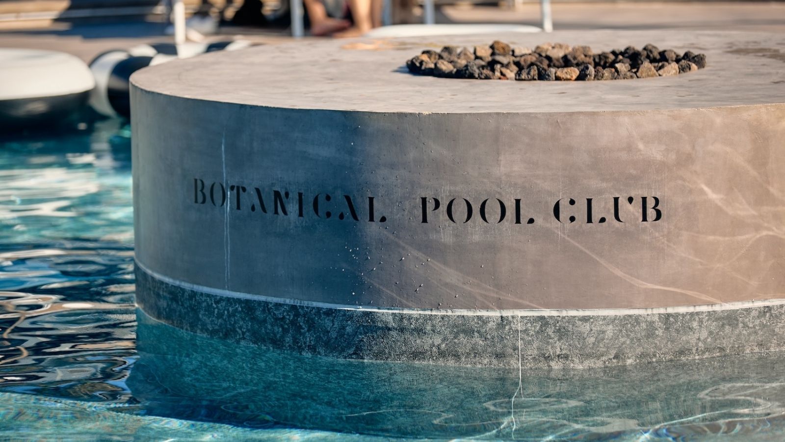 SIGNATURE POOL｜WINTER