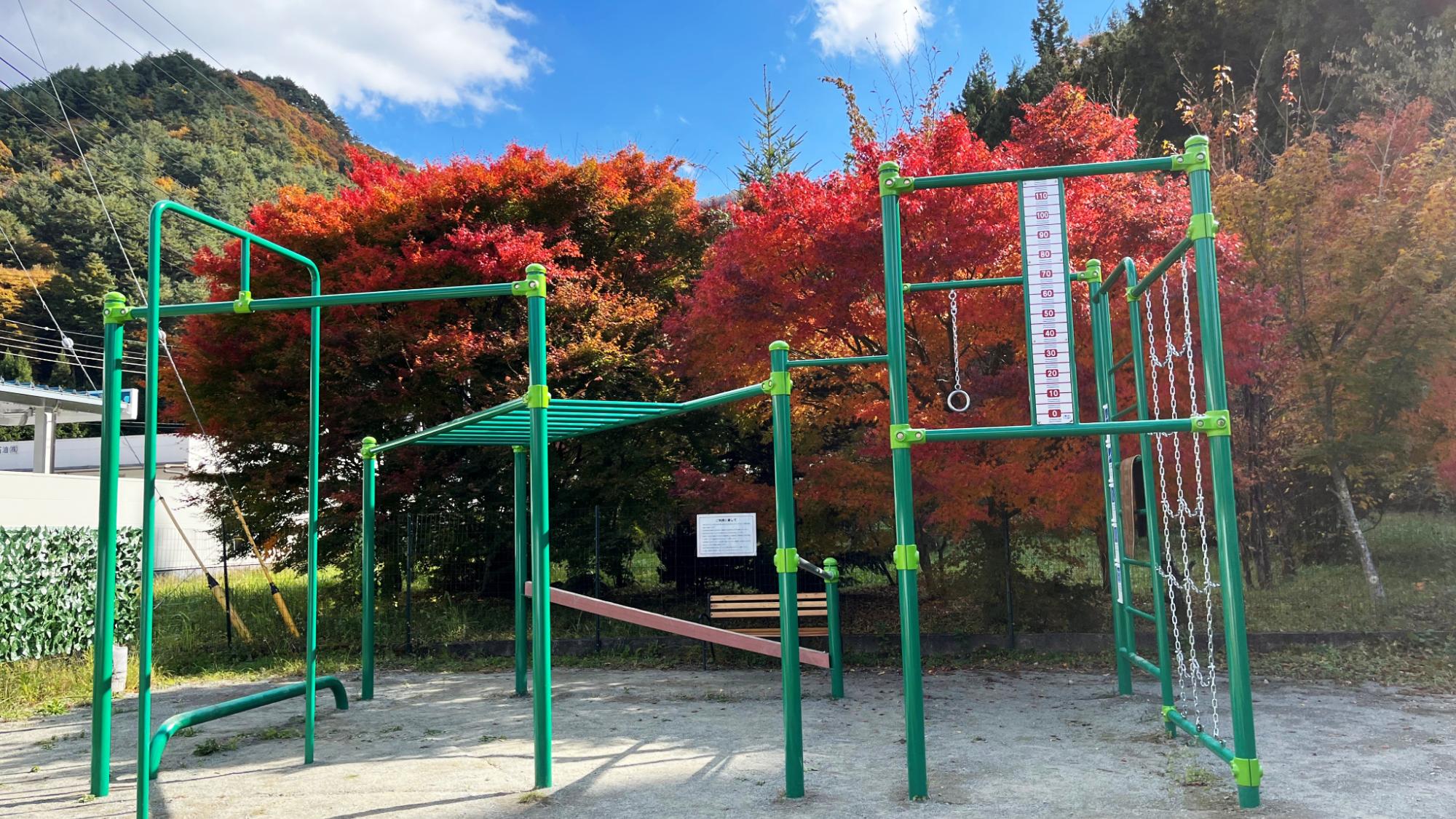 ・【アスレチック】自慢のアスレチック。自然の中で思いっきり体を動かしてみませんか？