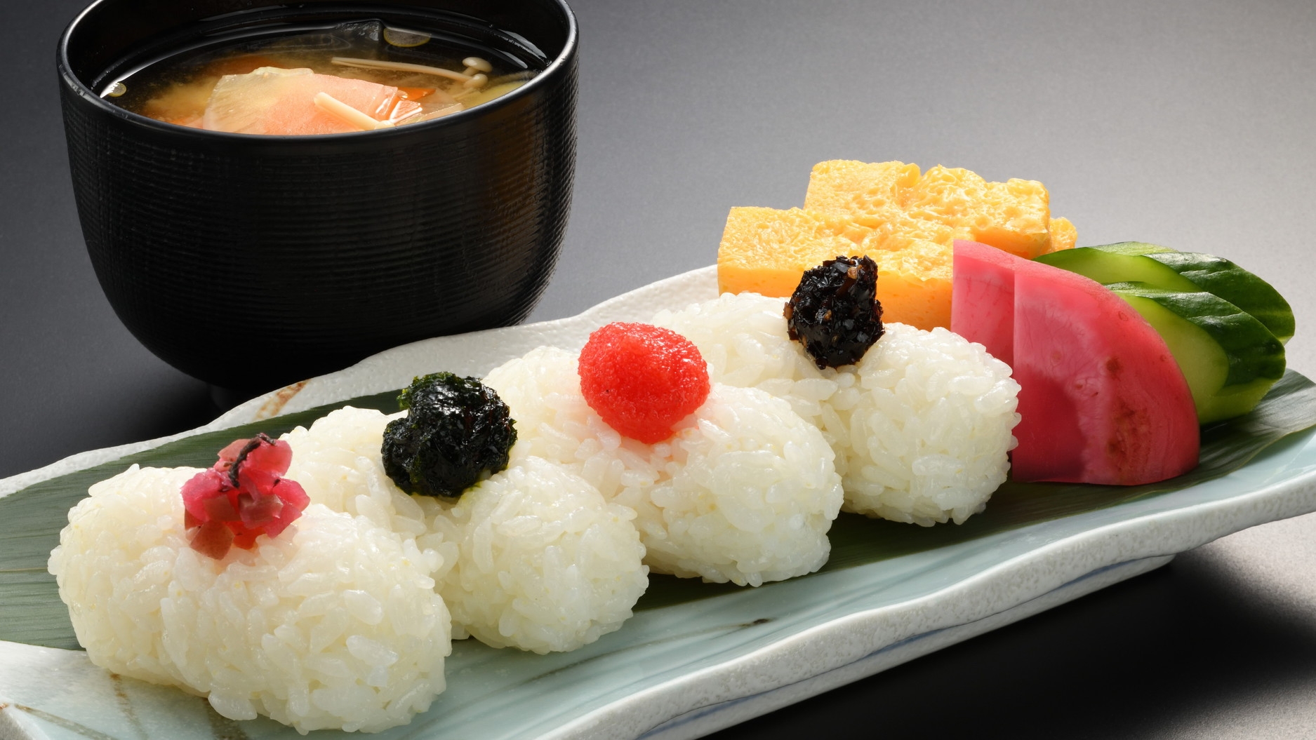 【１泊朝食のみ】菓子工房『Katsumi』協賛☆軽めの夕食後、寛ぎながら甘未を堪能するご宿泊プラン☆