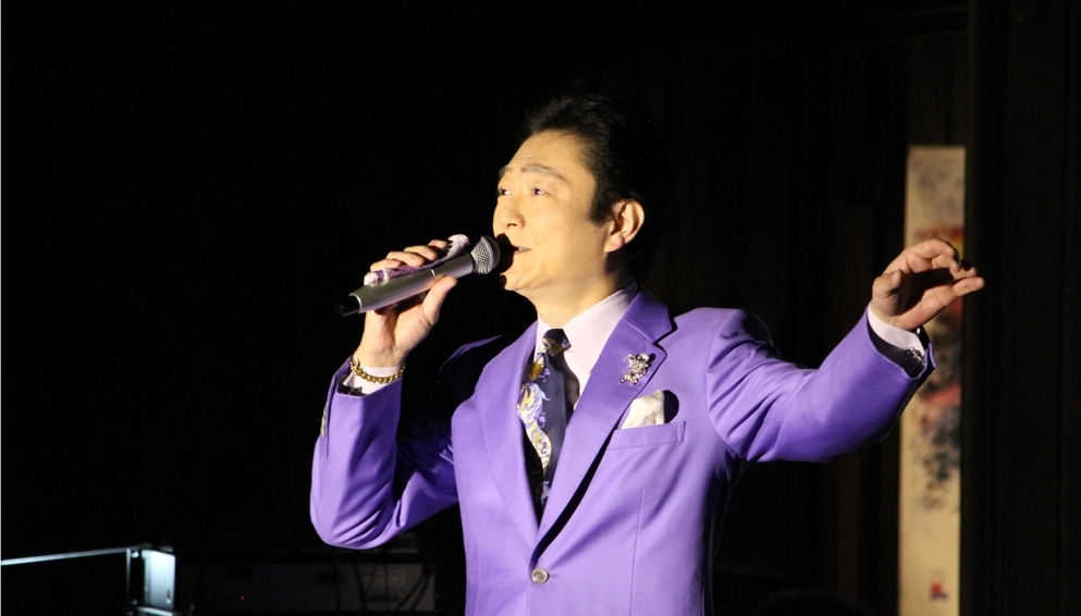 感動の歌謡ショーを毎週日曜日開催♪鶴岡雅義と東京ロマンチカ現メンバーの『佐藤省吾』が魅了します！