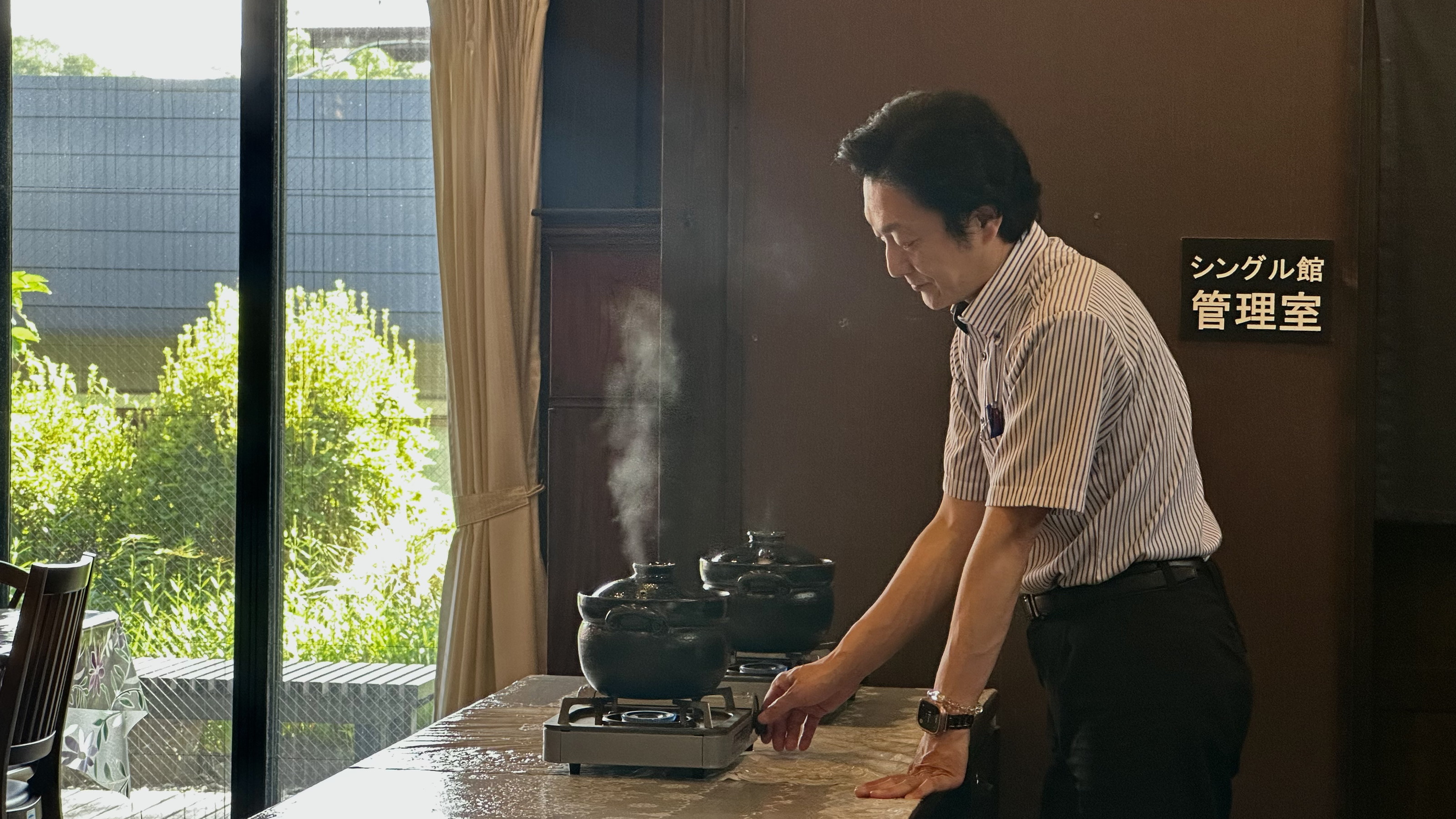 【シングル館朝食】土鍋で炊いたホカホカのごはんです