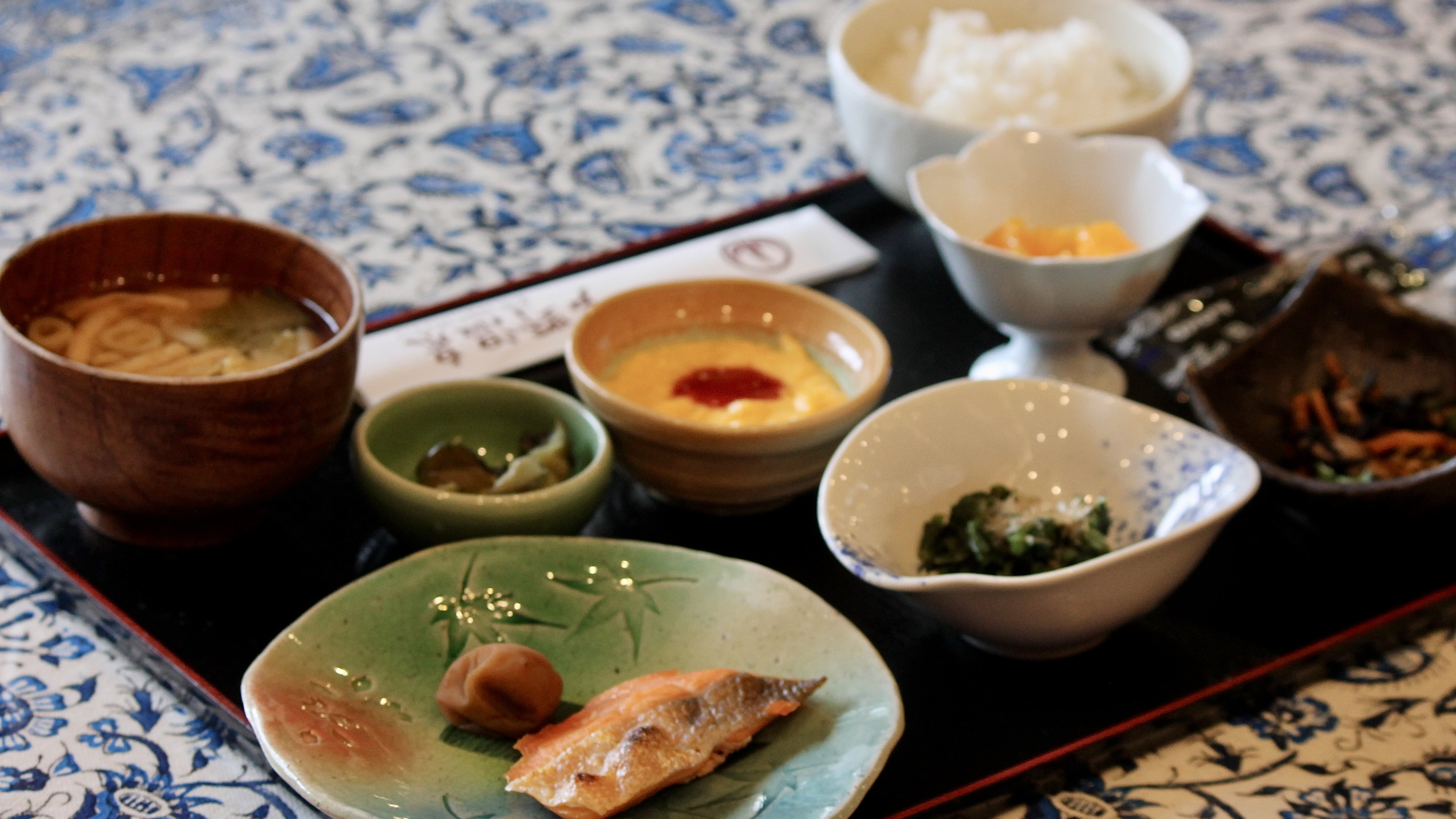 シングル館のご朝食（シングル館は朝食のお鍋が付きません）