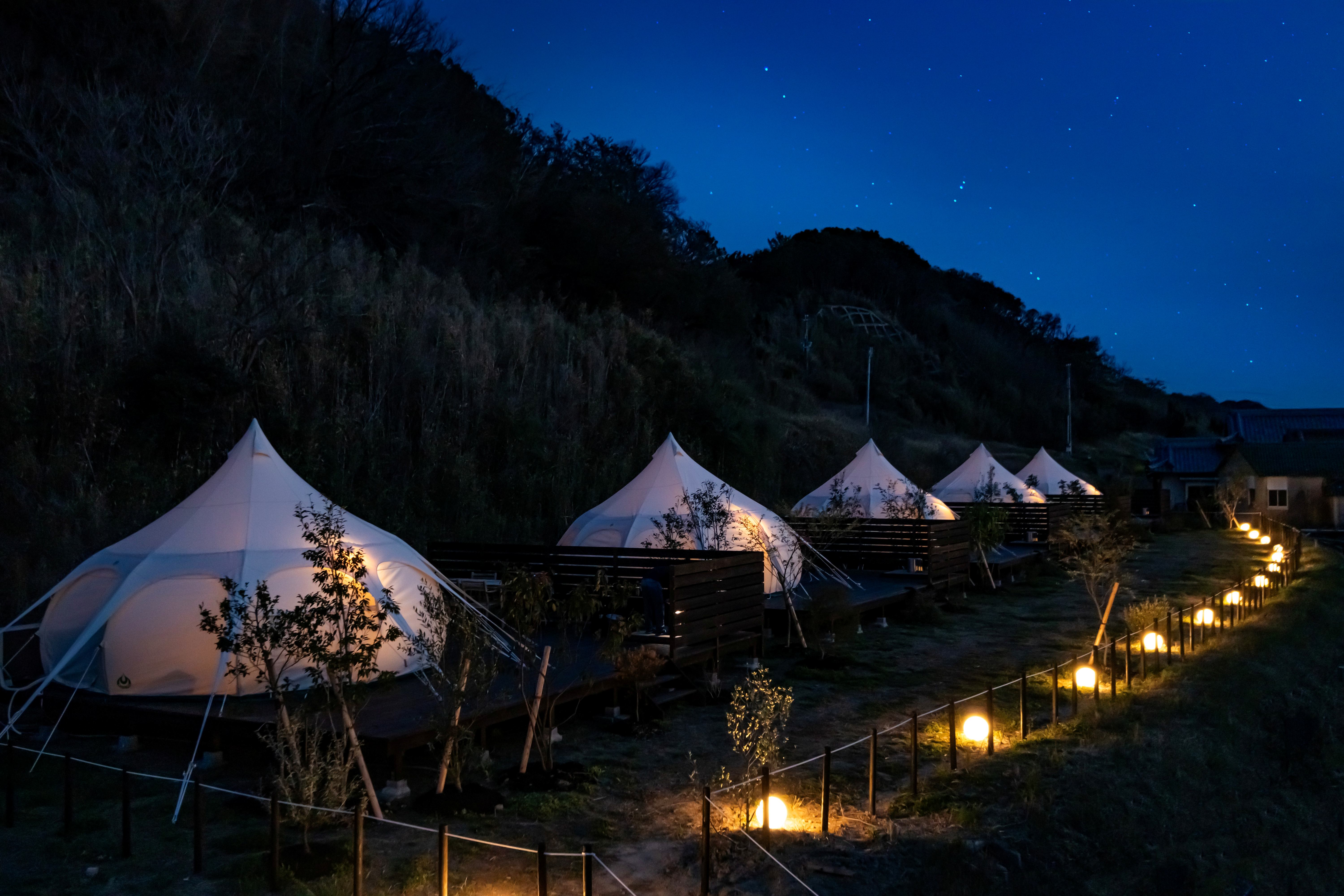 レイジーグランピング外観・夕景